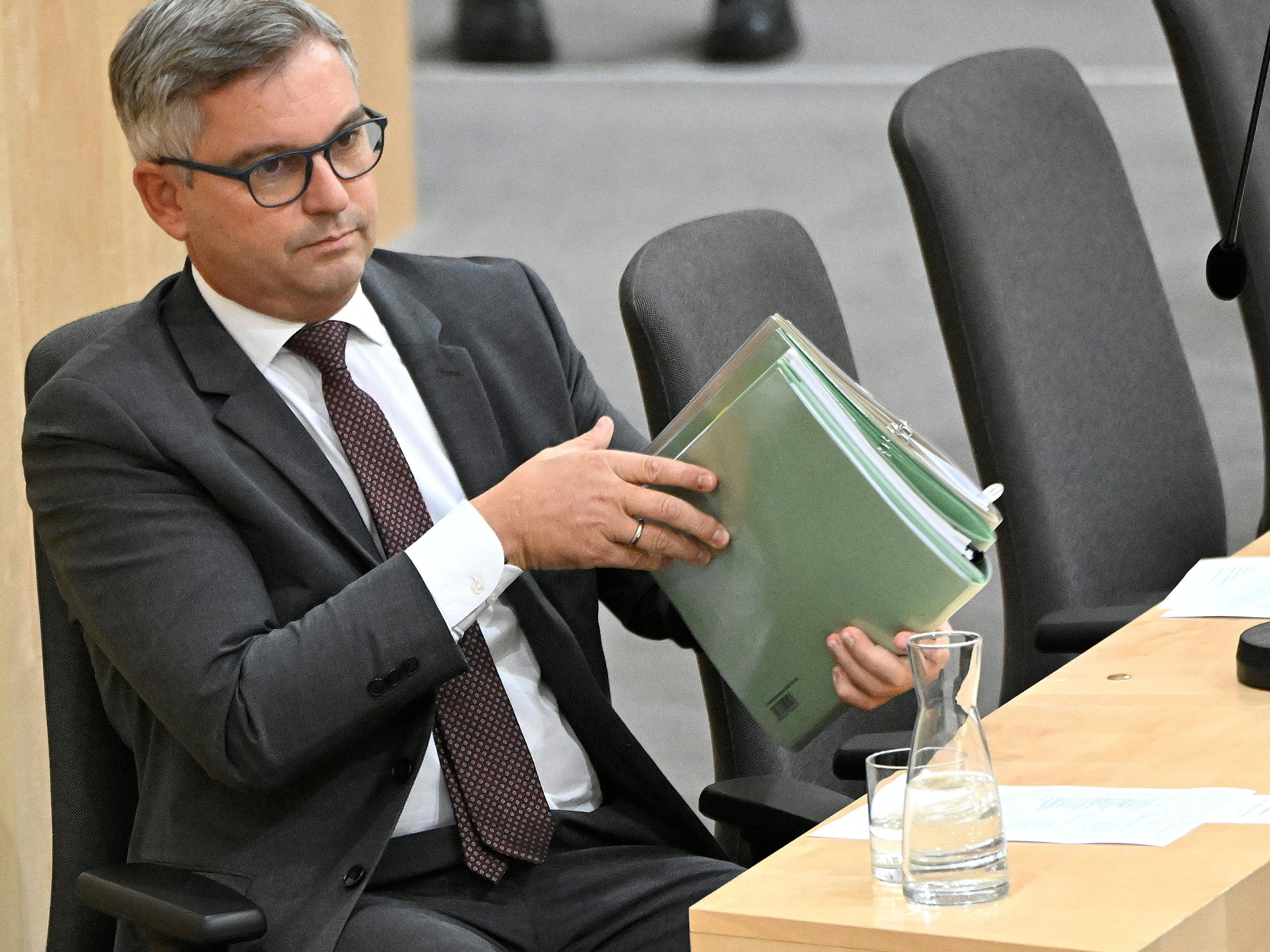 Magnus Brunner fordert eine Prüfung der Lockerung der Immobilienkredit-Vergabe.
