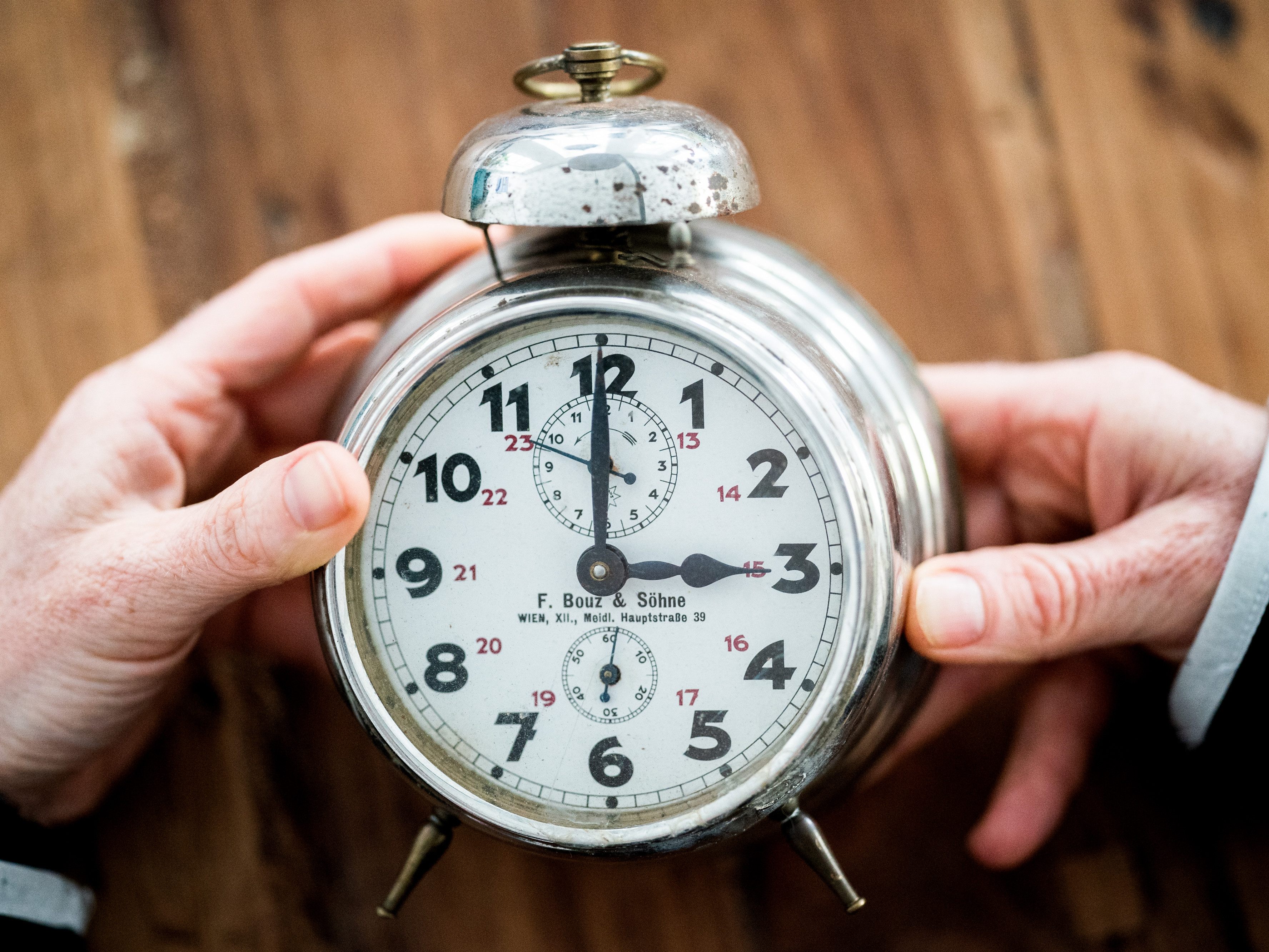 Am Sonntag werden die Uhren wieder auf die Winterzeit umgestellt.