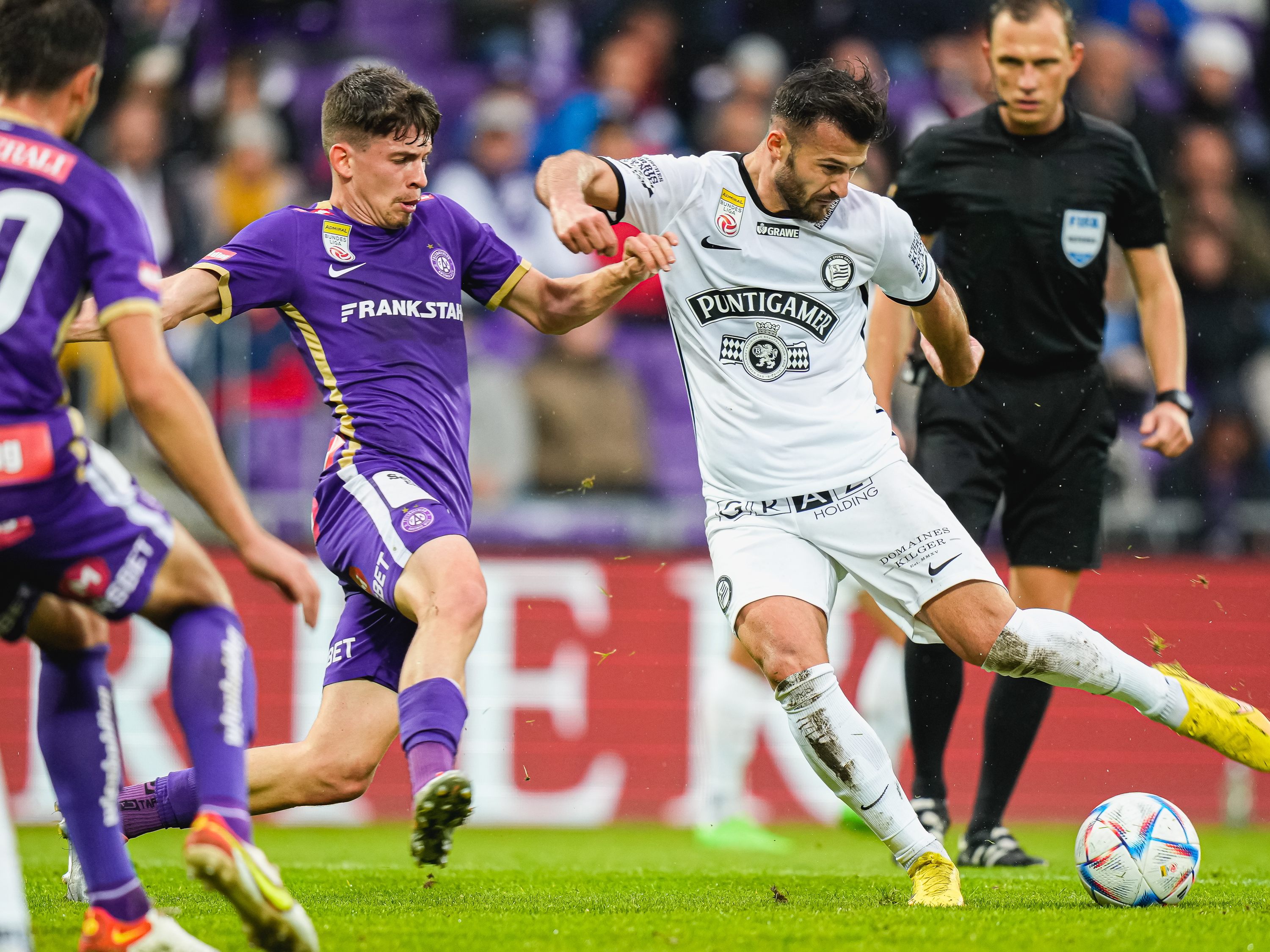 Sturm Graz gewann gegen die Wiener Austria. Sturm Graz gewann gegen die Wiener Austria.