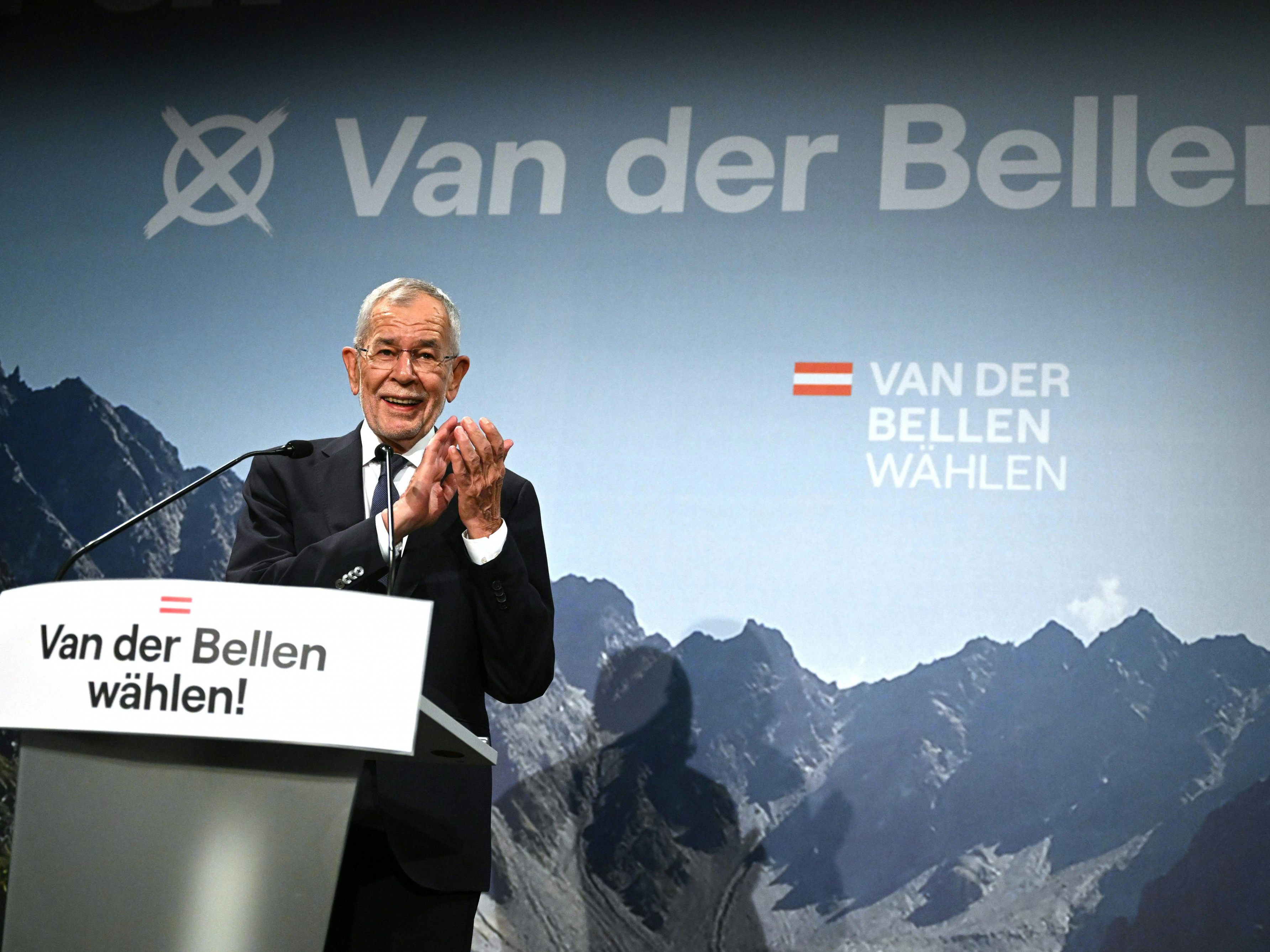 "Des is ka g'mahte Wiesn", meinte Van der Bellen bei seinem Wahlkampfabschluss zwei Tage vor der Bundespräsidentenwahl. "Des is ka g'mahte Wiesn", meinte Van der Bellen bei seinem Wahlkampfabschluss zwei Tage vor der Bundespräsidentenwahl.