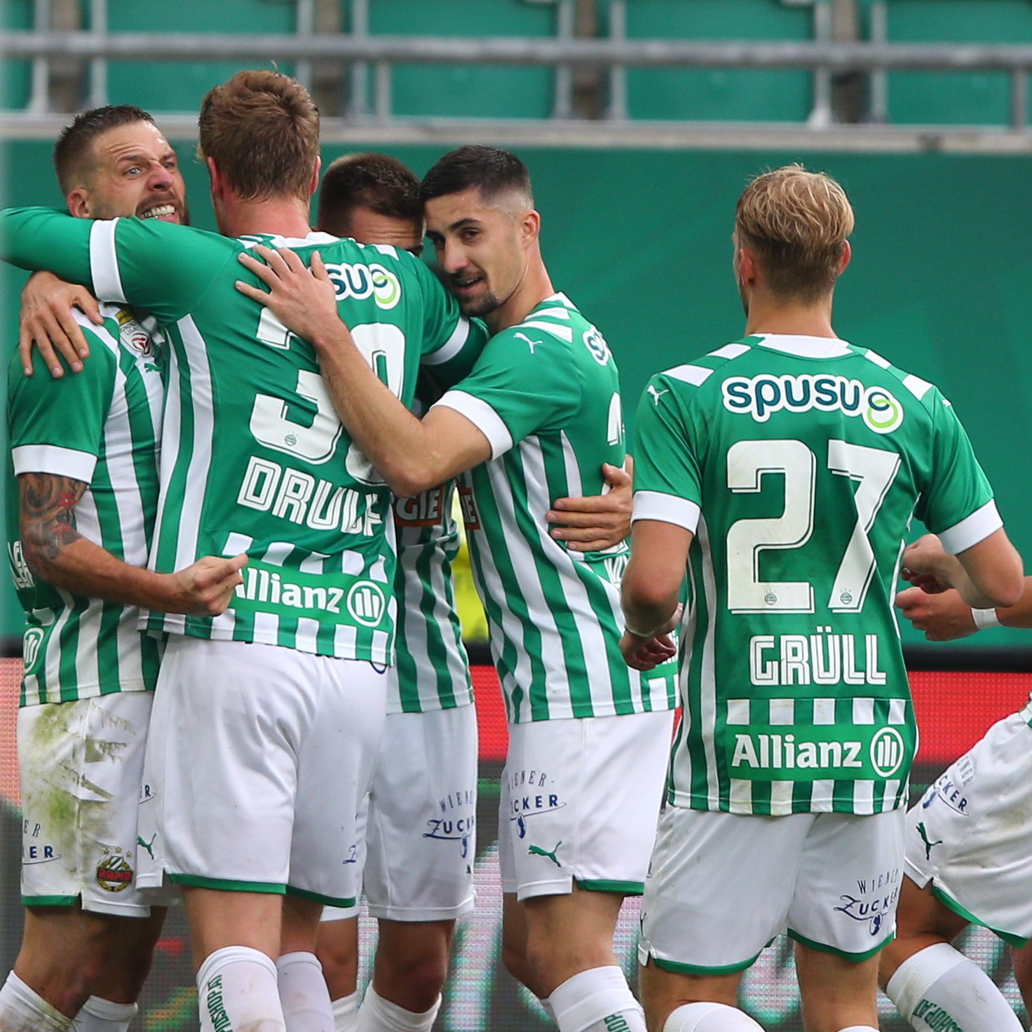 Rapid Wien jubelte gegen Hartberg über einen Sieg.