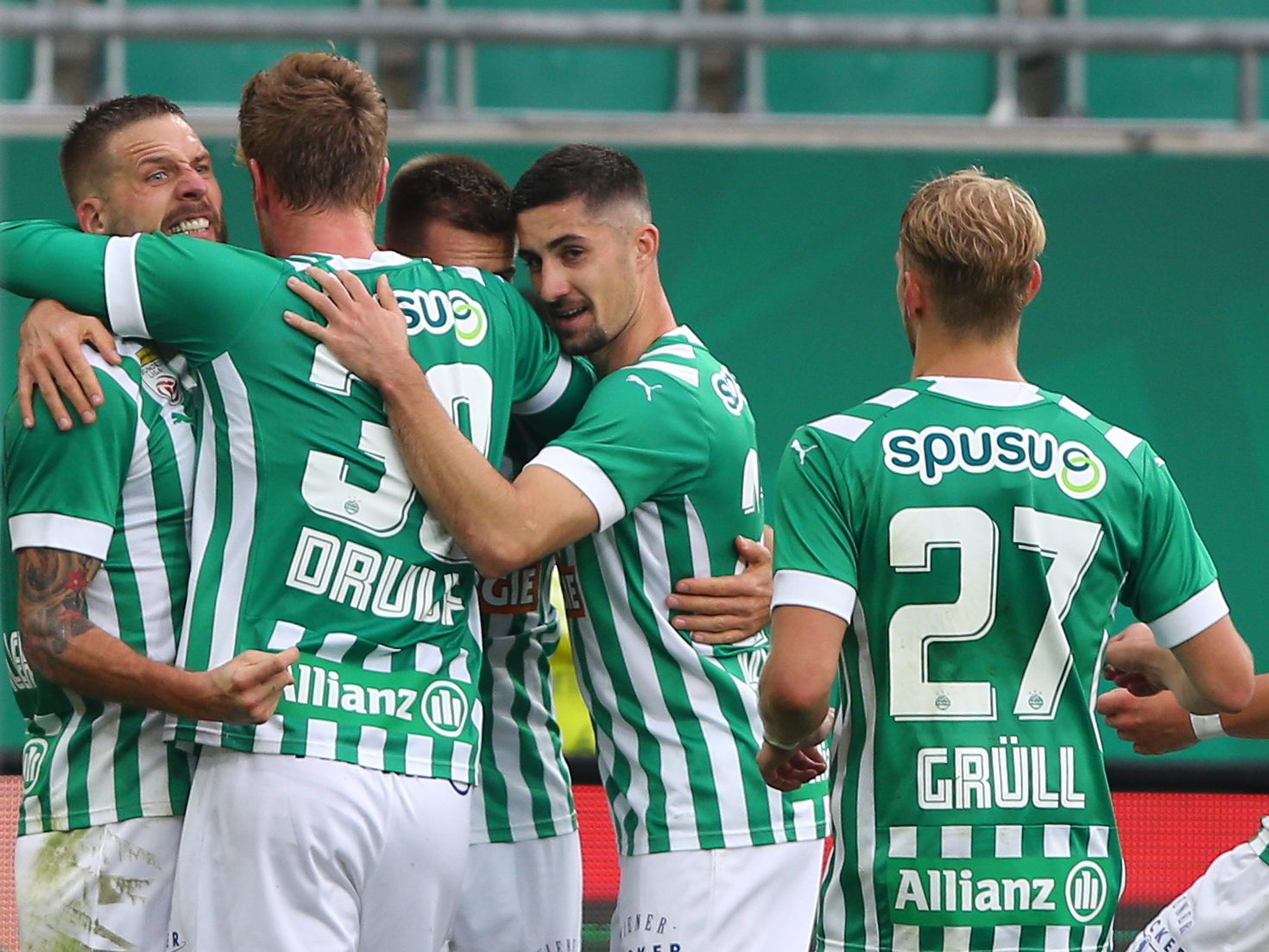 Rapid Wien jubelte gegen Hartberg über einen Sieg.
