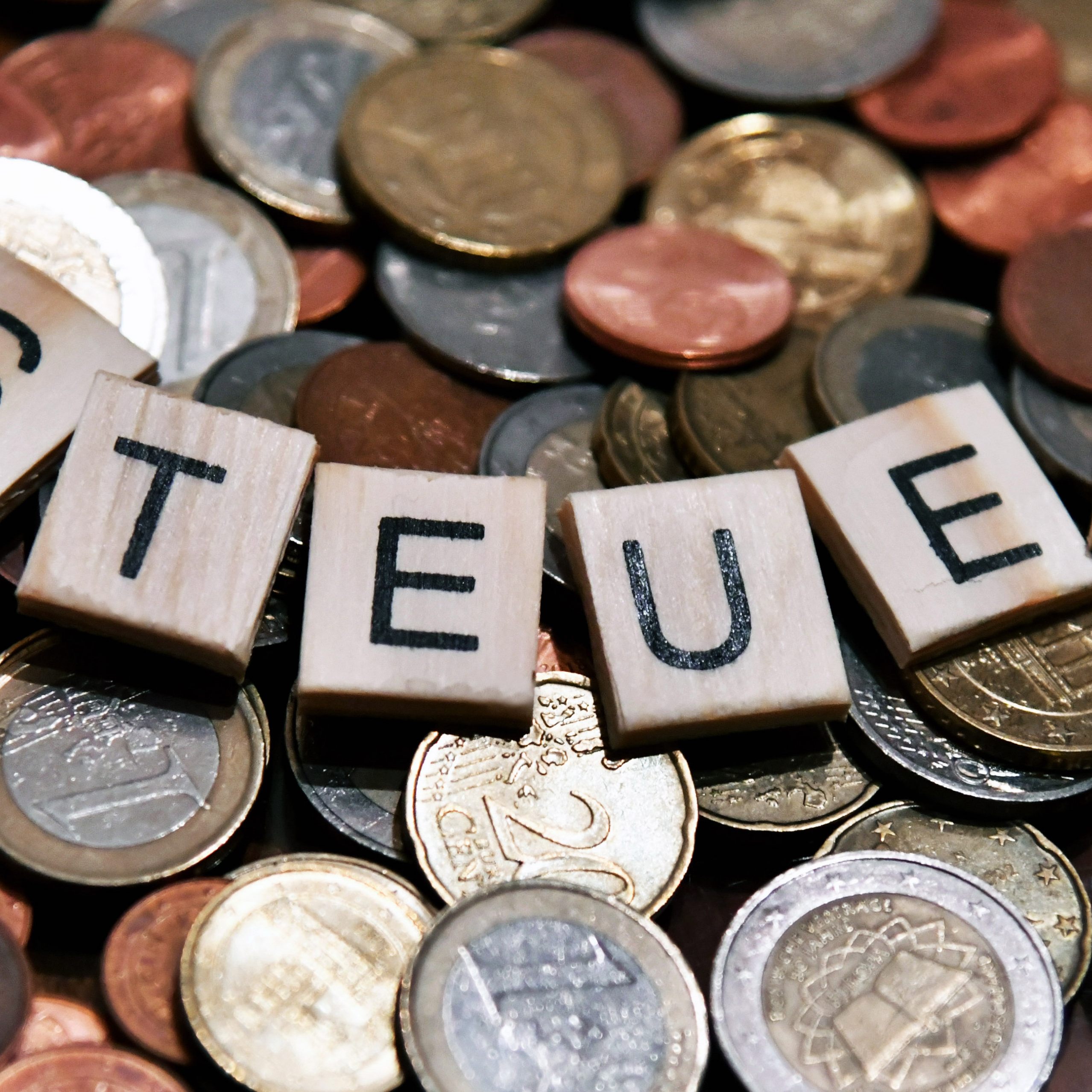 Steuerfahnder schlossen im ersten Halbjahr 64 Fälle ab.