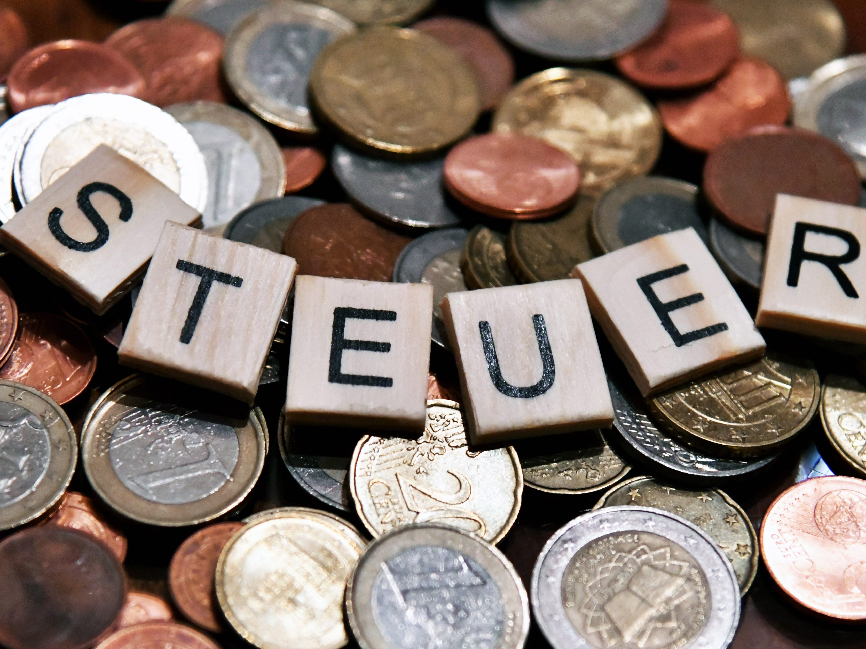 Steuerfahnder schlossen im ersten Halbjahr 64 Fälle ab.