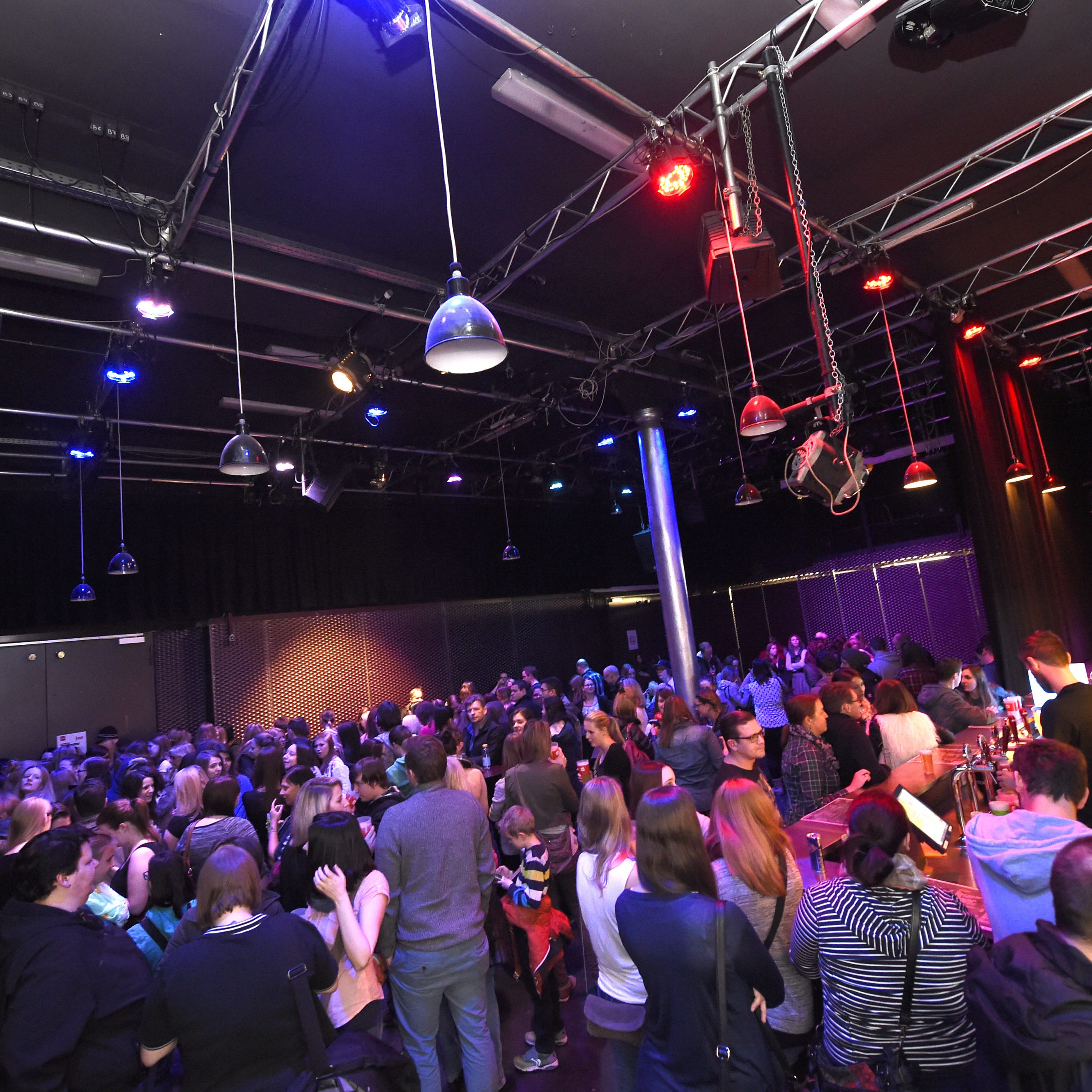 Die US-Metallband Deafheaven gab ihren neu entwickelten Sound im Wiener WUK zum Besten.