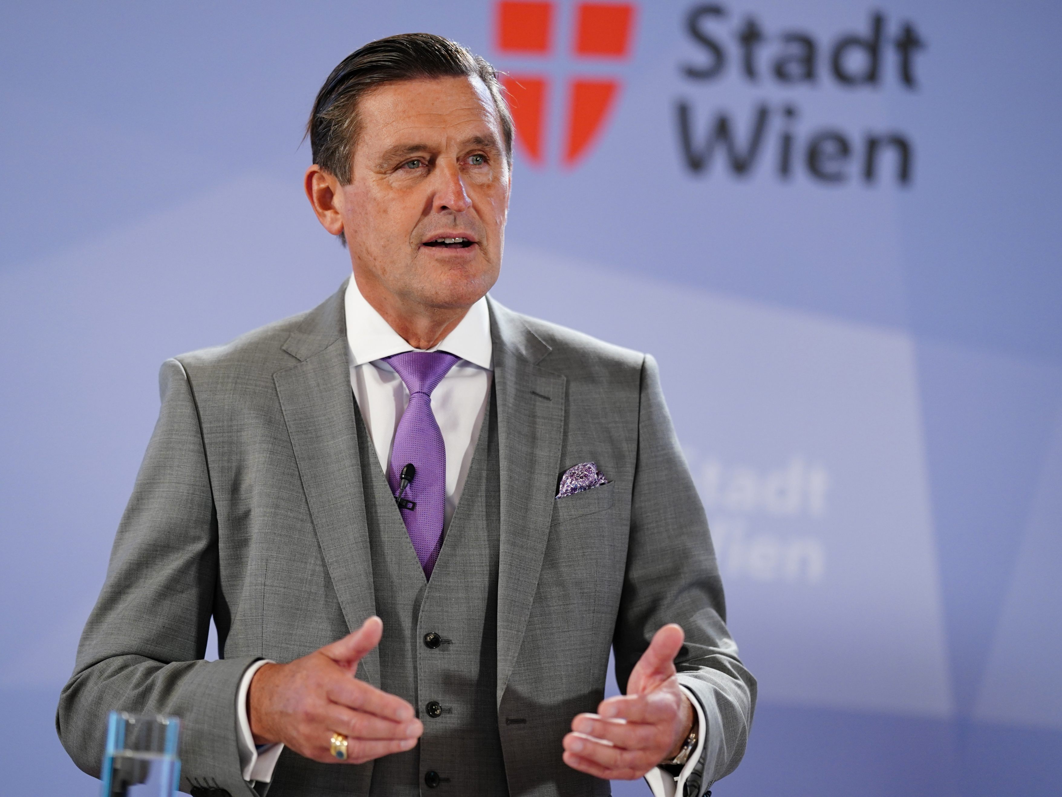 Finanzstadtrat Peter Hanke wird im Gemeinderat zum Thema Wien Energie befragt. Finanzstadtrat Peter Hanke wird im Gemeinderat zum Thema Wien Energie befragt.