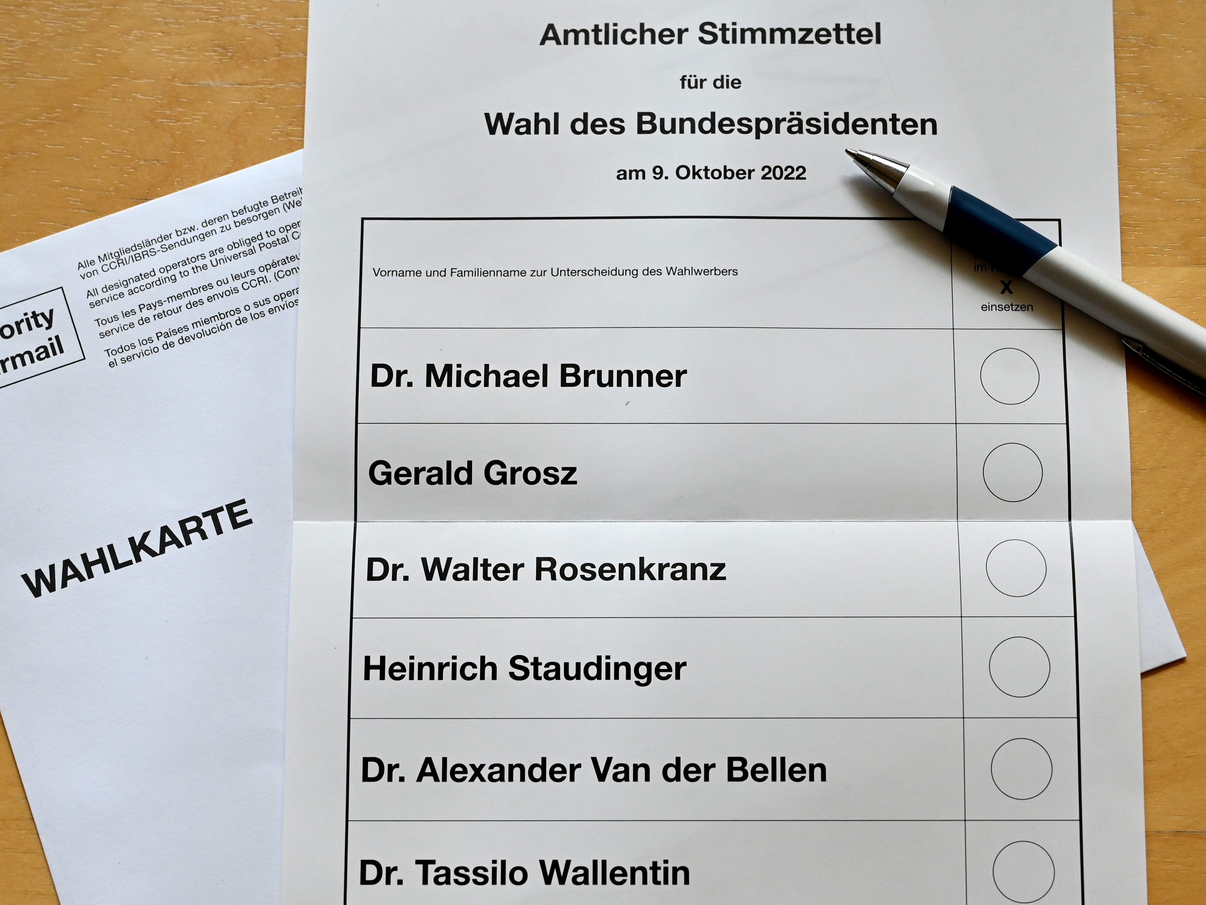 Eine Wahlbefragung von Peter Hajek fragte nach den Wahlmotiven der Menschen bei der Bundespräsidentenwahl 2022.