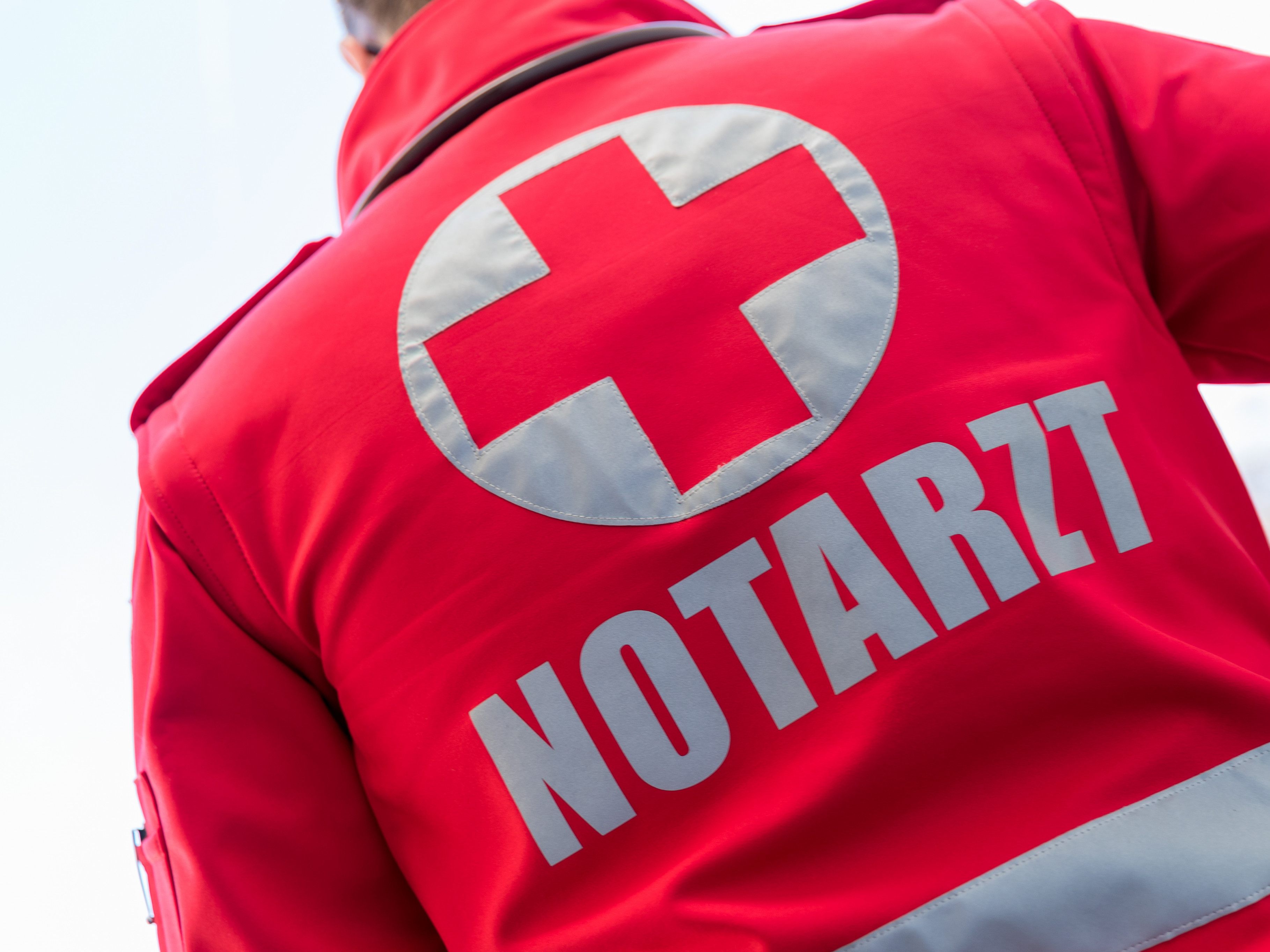 Bei einem Zusammenstoß mit einem Auto wurde eine 17-jährige Moped-Lenkerin in Niederösterreich verletzt. Bei einem Zusammenstoß mit einem Auto wurde eine 17-jährige Moped-Lenkerin in Niederösterreich verletzt.