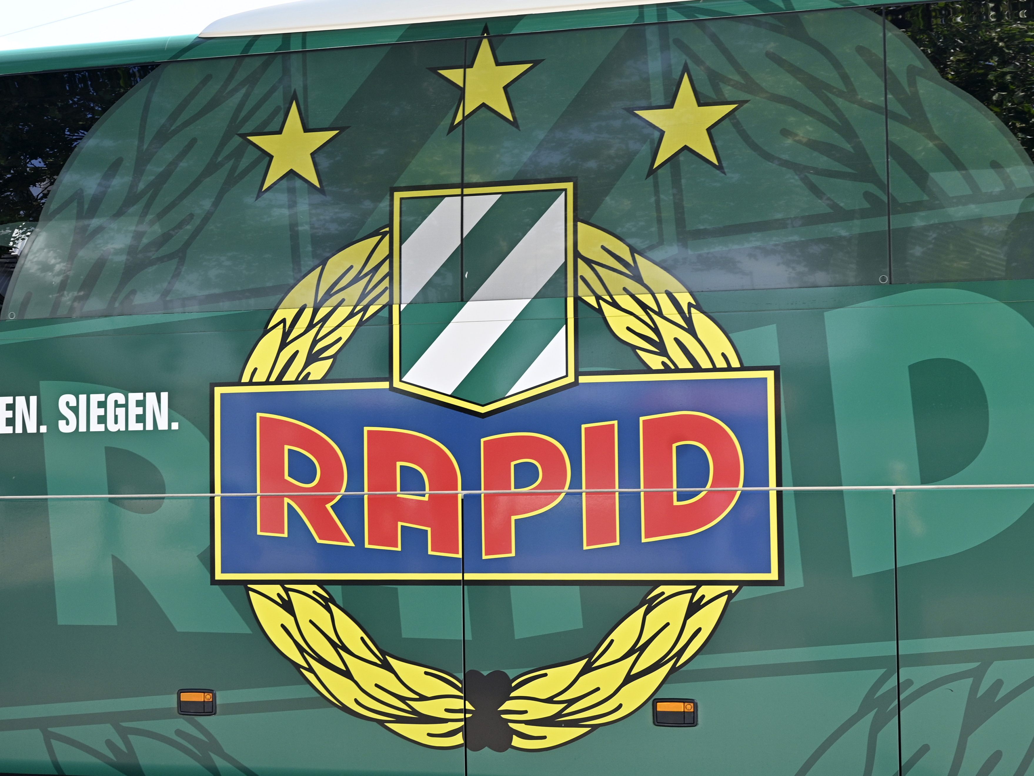 Noch zwei Listen sind im Rennen um die Rapid-Präsidentschaft. Noch zwei Listen sind im Rennen um die Rapid-Präsidentschaft.