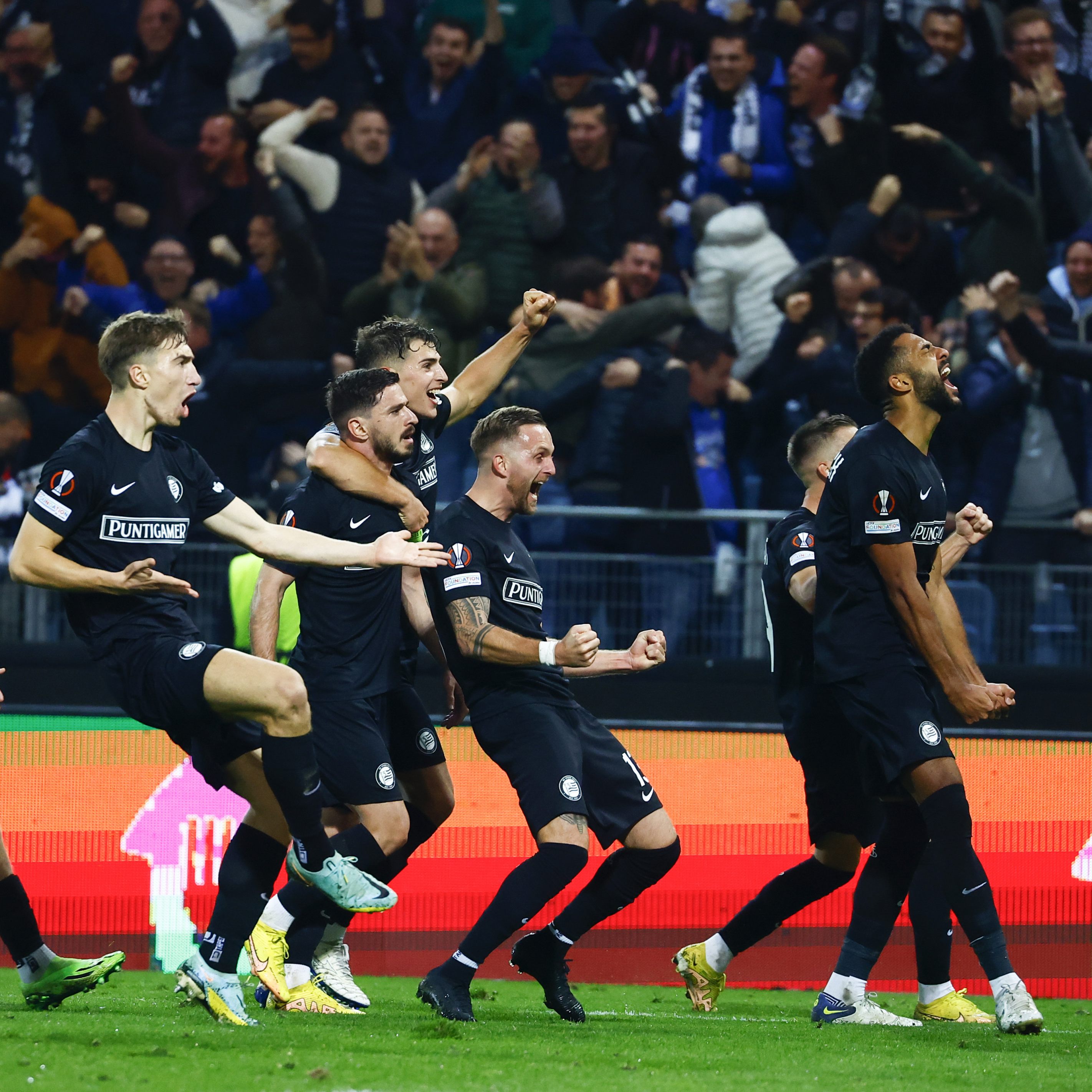 Großer Jubel bei den Spielern von Sturm Graz.