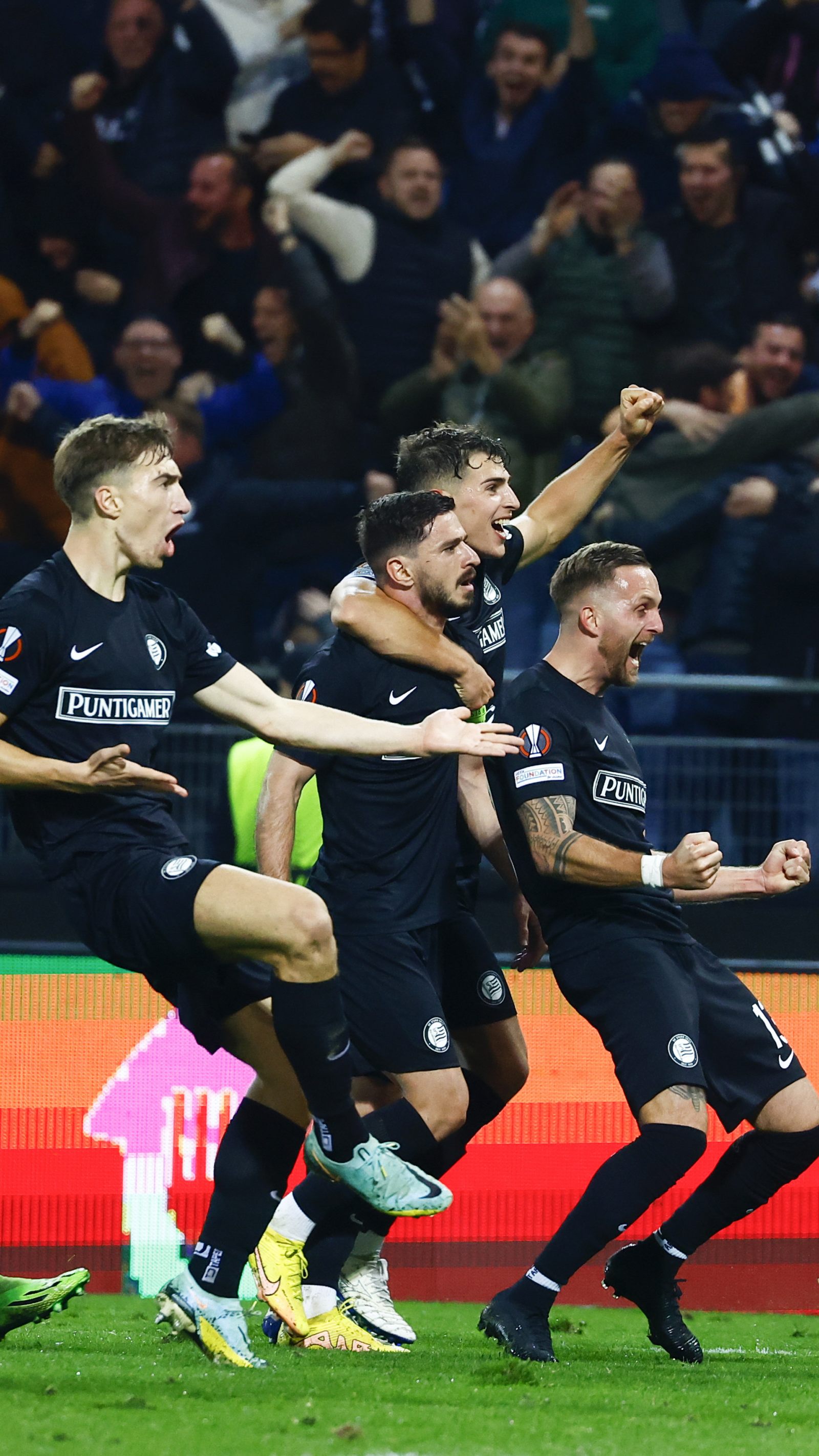 Großer Jubel bei den Spielern von Sturm Graz.