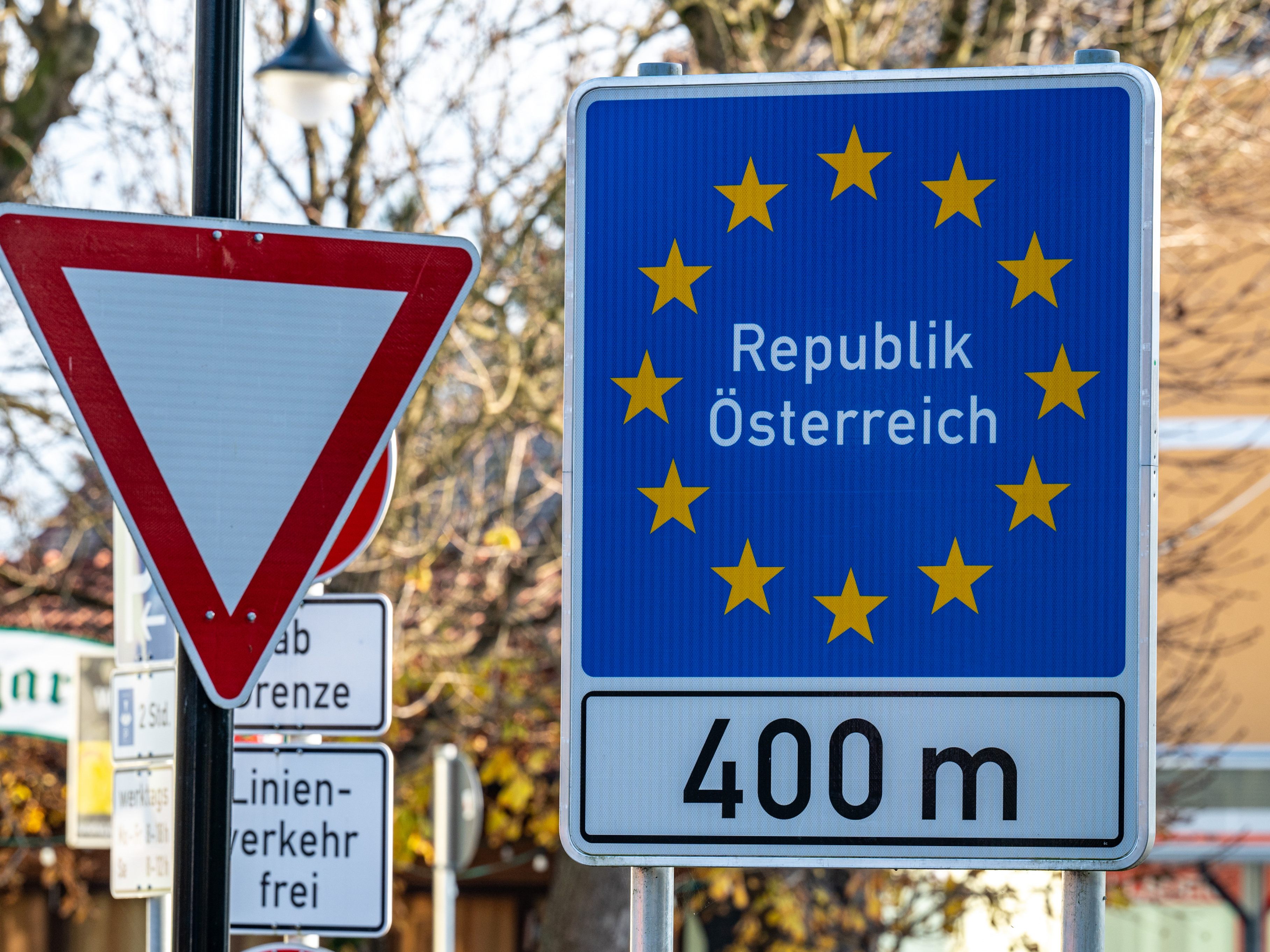 Über 70.000 Asylanträge in Österreich gestellt. Über 70.000 Asylanträge in Österreich gestellt.