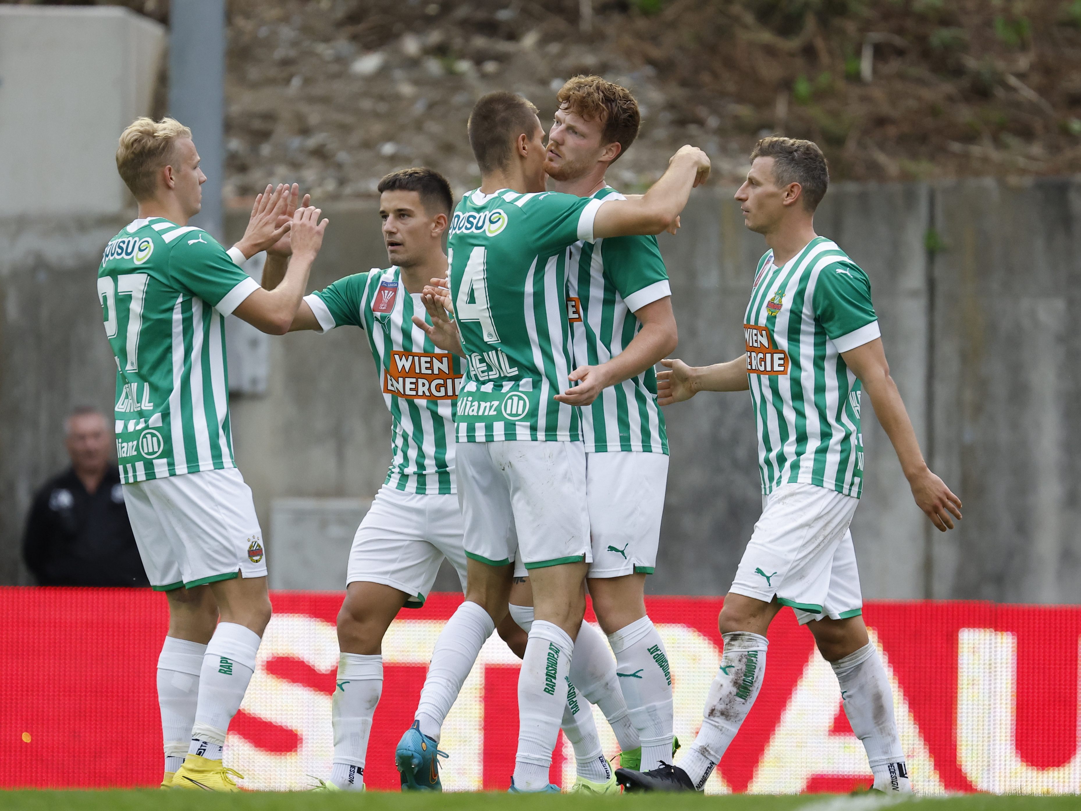 LIVE-Ticker zum Spiel Rapid Wien gegen Austria Wien ab 17 Uhr. LIVE-Ticker zum Spiel Rapid Wien gegen Austria Wien ab 17 Uhr.