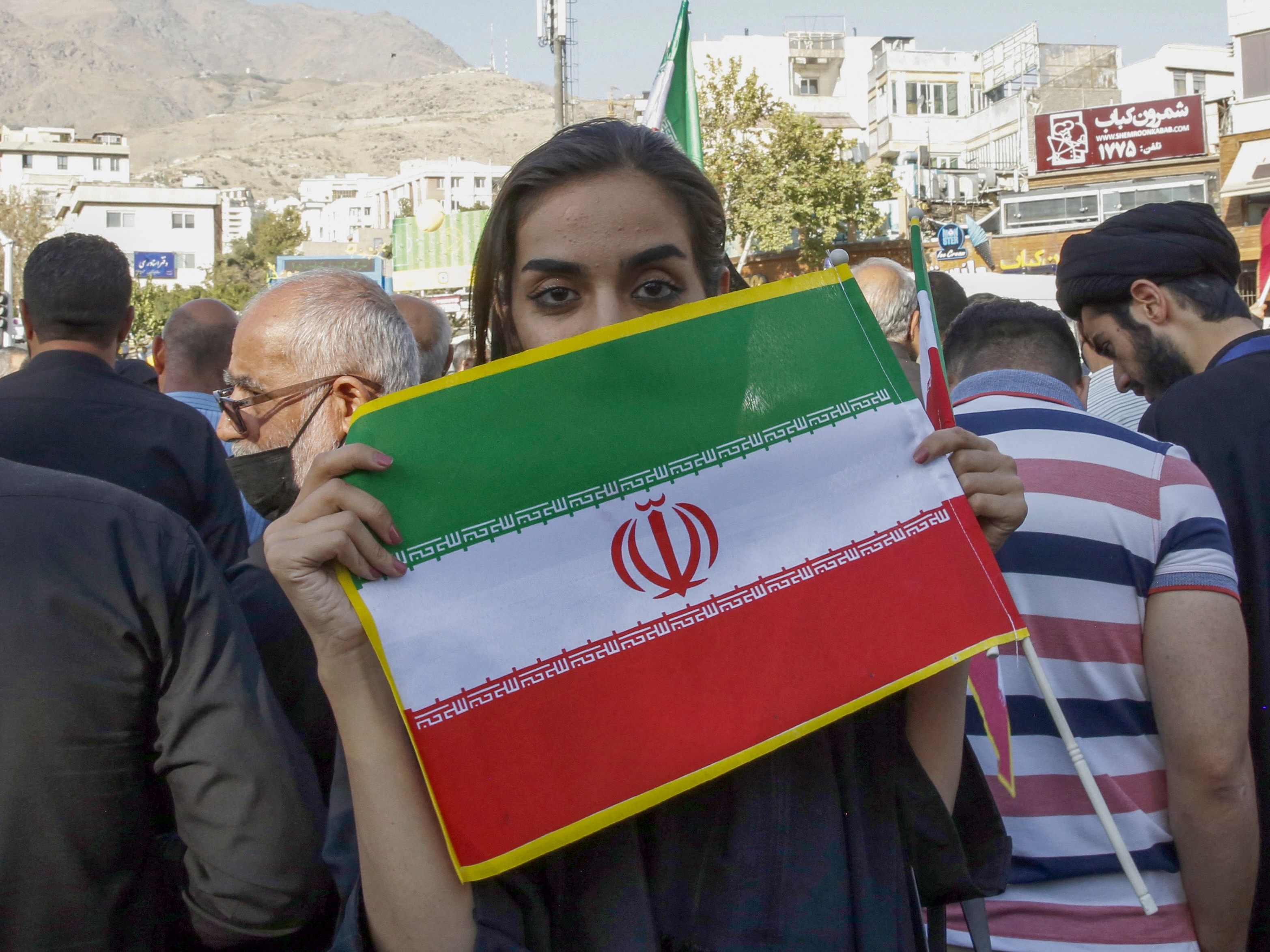 Trotz der Proteste im Iran schließt Österreich Abschiebungen dorthin nicht komplett aus.