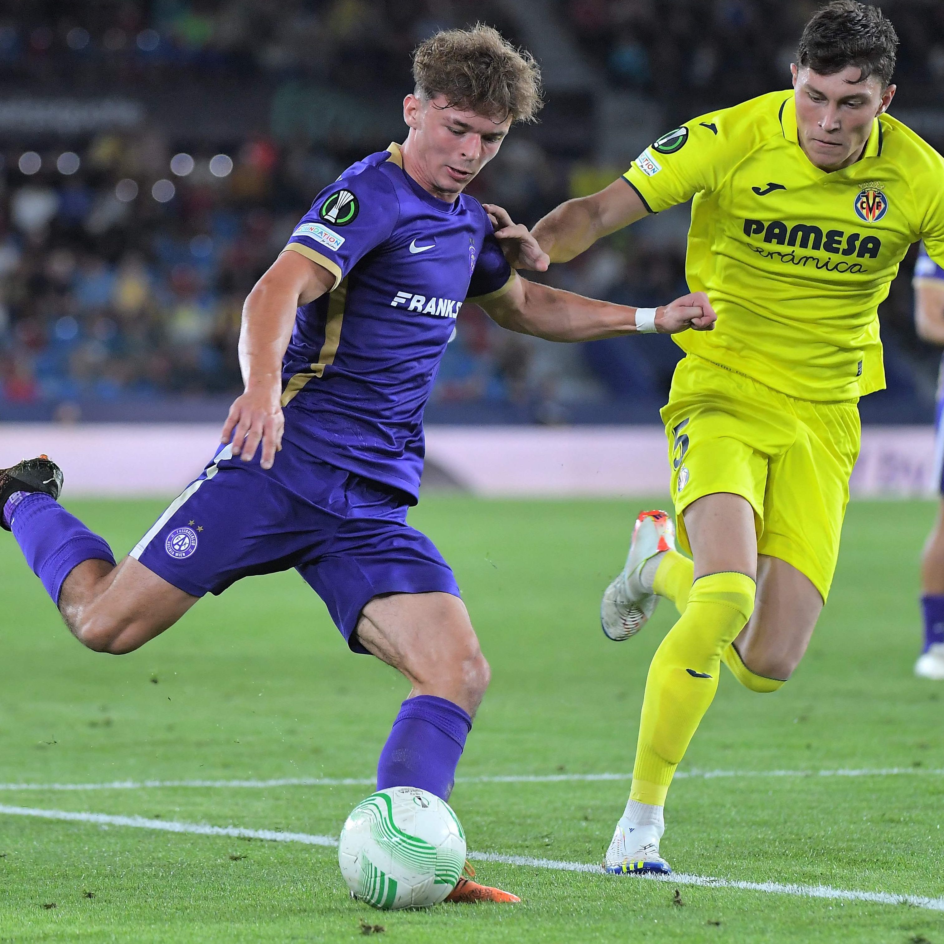 Nach dem schweren Unfall von Austria-Stürmer Muharem Huskovic ging der Pkw sofort in Flammen auf.