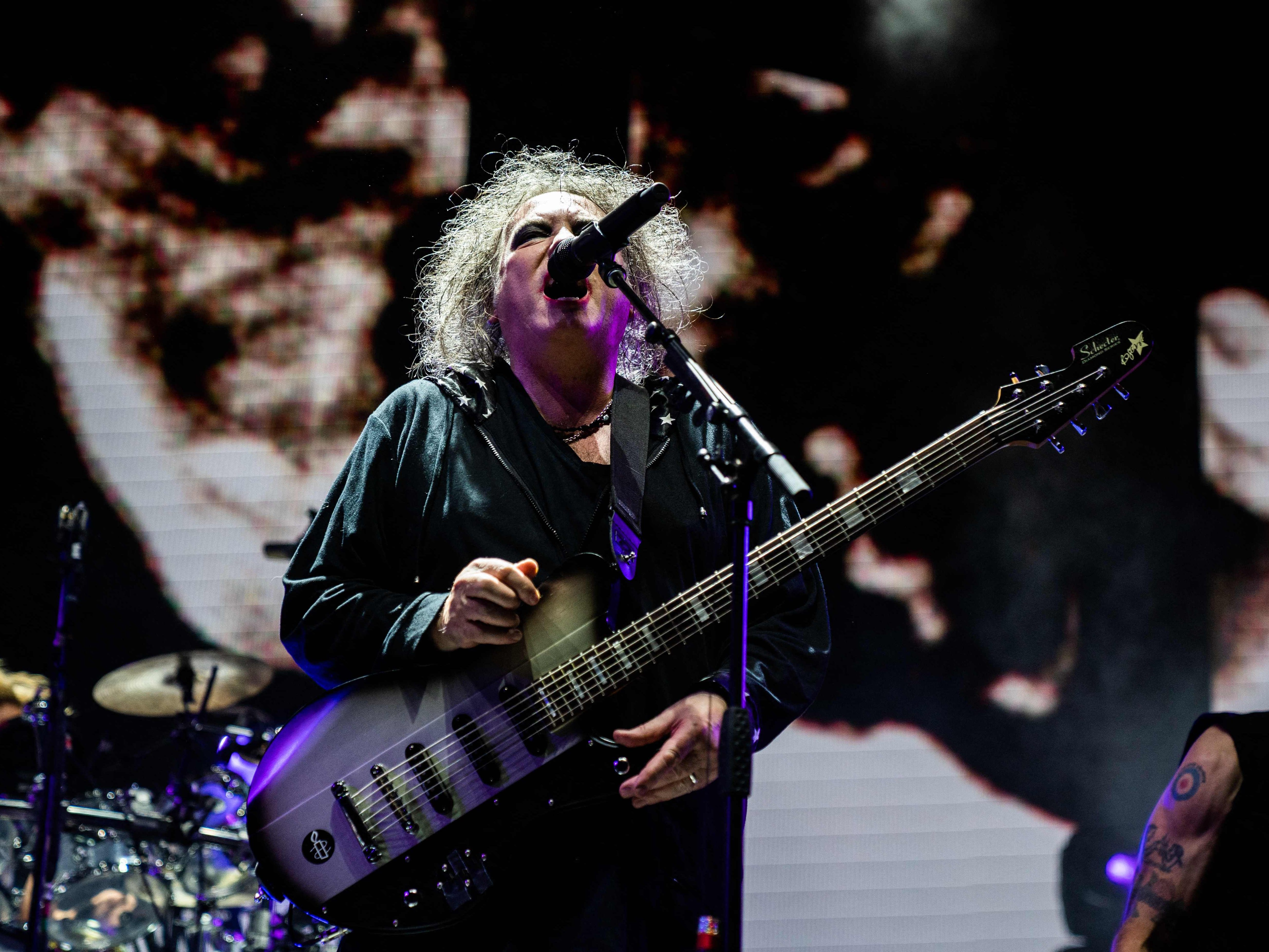 Die britische Rock-Wave-Band The Cure kommt am 23. Oktober für ein Konzert in die Wiener Marx-Halle. Die britische Rock-Wave-Band The Cure kommt am 23. Oktober für ein Konzert in die Wiener Marx-Halle.