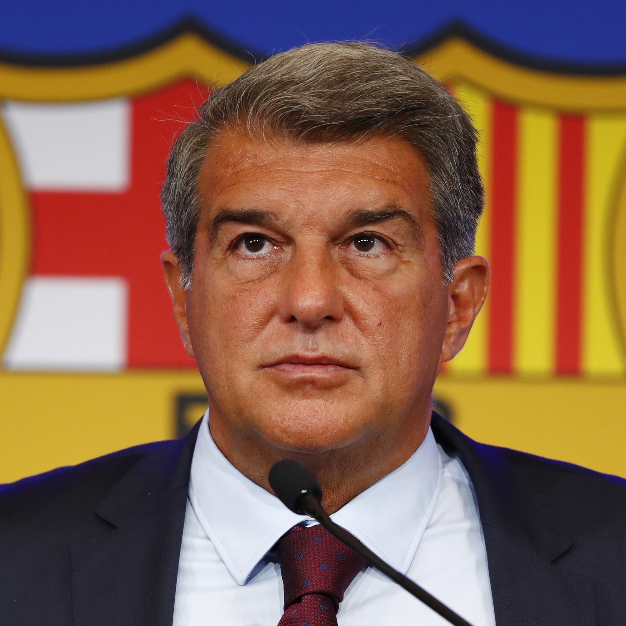 Der FC Barcelona ist am Sonntag Real Madrid unterlegen. Präsident Laporta soll danach in die Referee-Kabine gestürmt sein.