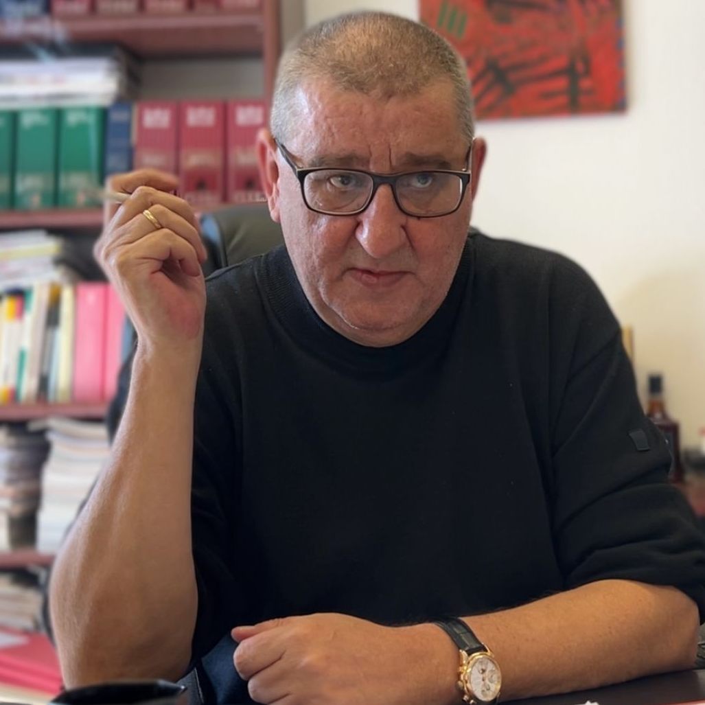 Mag. Bertsch verteidigt den mutmaßlichen Haupttäter.