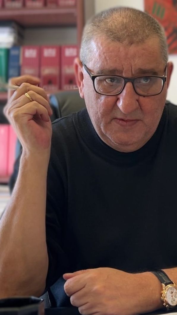 Mag. Bertsch verteidigt den mutmaßlichen Haupttäter.