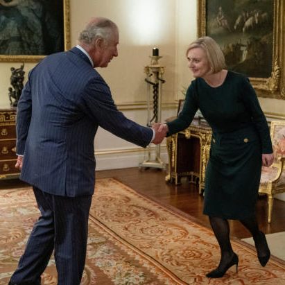 Bei der wöchentlichen Audienz im Buckingham-Palast leistete sich Charles einen Fauxpas, als er die neue britische Premierministerin Liz Truss begrüßte.
