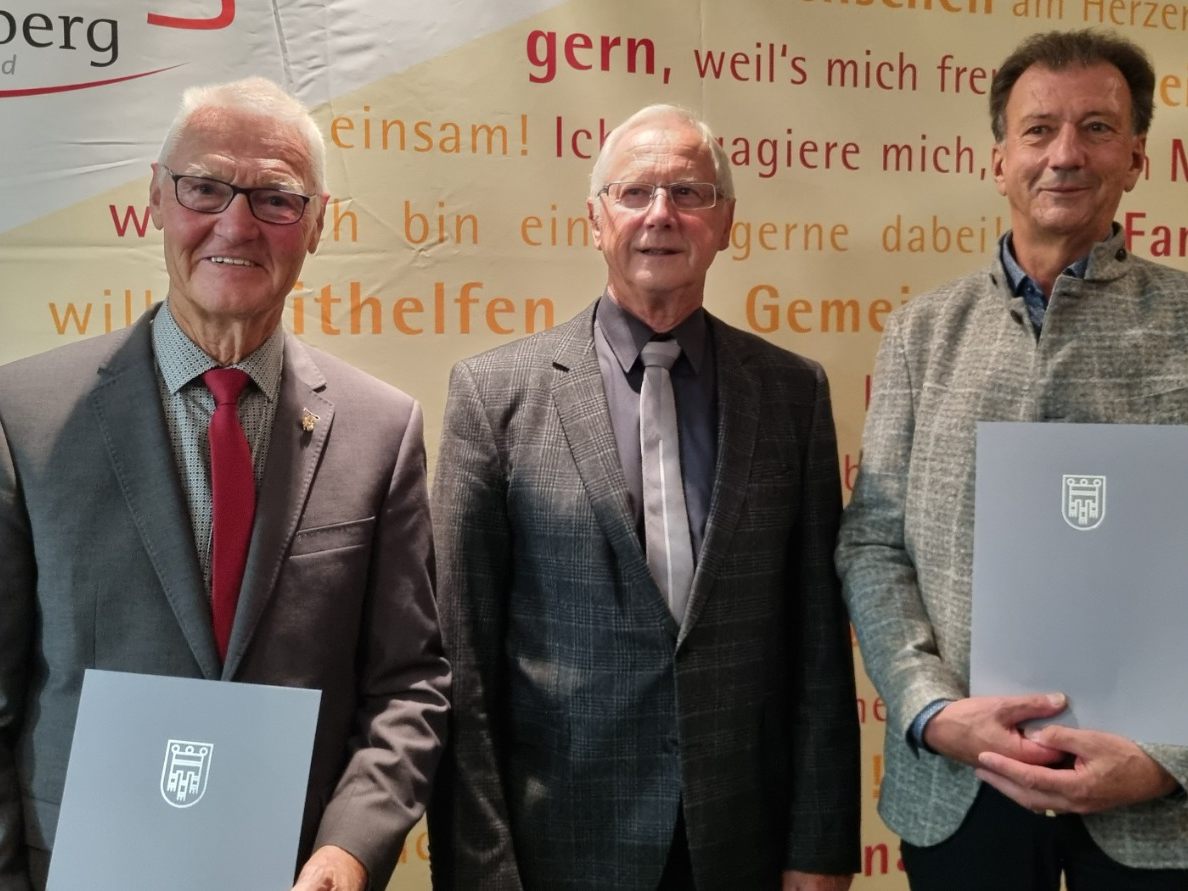 Helmut Zimmermann (stv. PVÖ-Landespräsident) freute sich mit Martin Scherrer und Siegmar Böhler über die Auszeichnung.