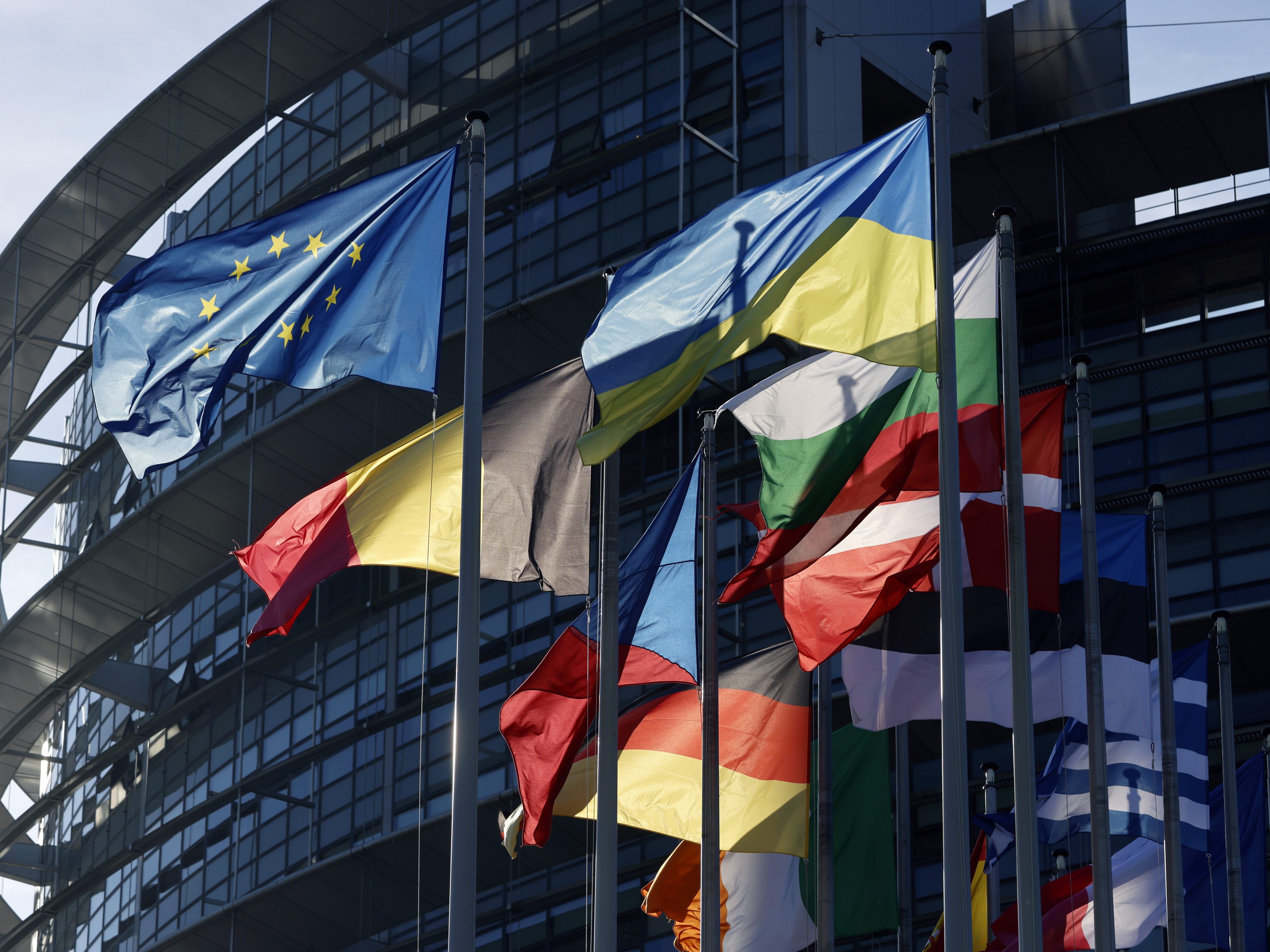 EU-Parlament für Energieversorgung trotz nicht beglichener Rechnungen. EU-Parlament für Energieversorgung trotz nicht beglichener Rechnungen.