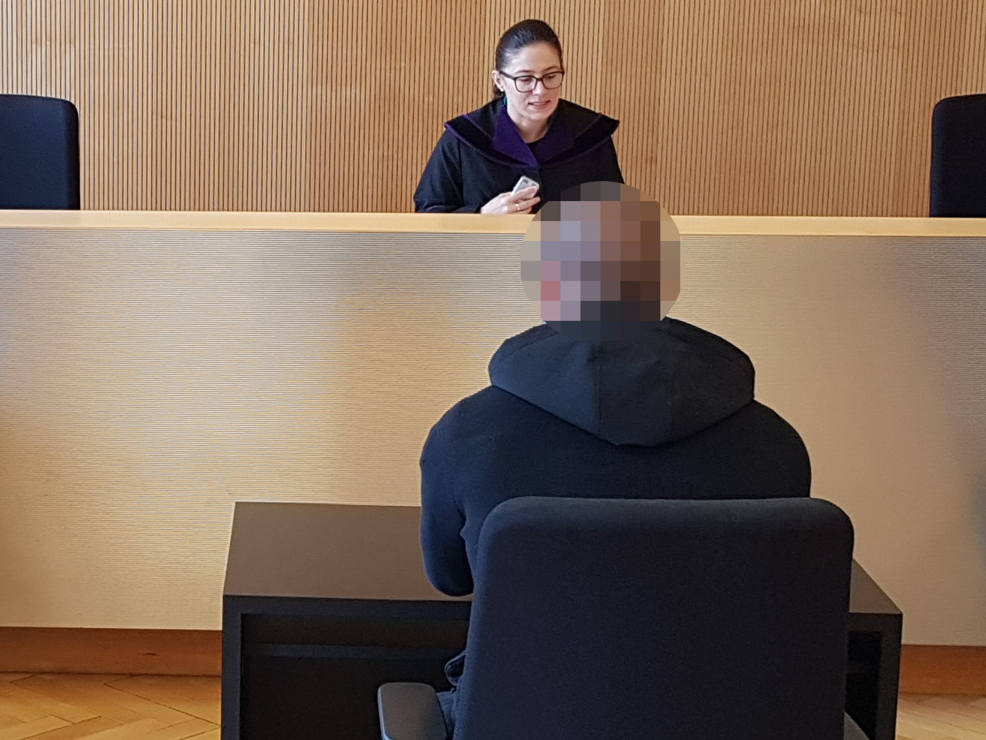 Der angeklagte 33-Jährige im Gerichtssaal bei Richterin Sabrina Tagwercher. Der angeklagte 33-Jährige im Gerichtssaal bei Richterin Sabrina Tagwercher.