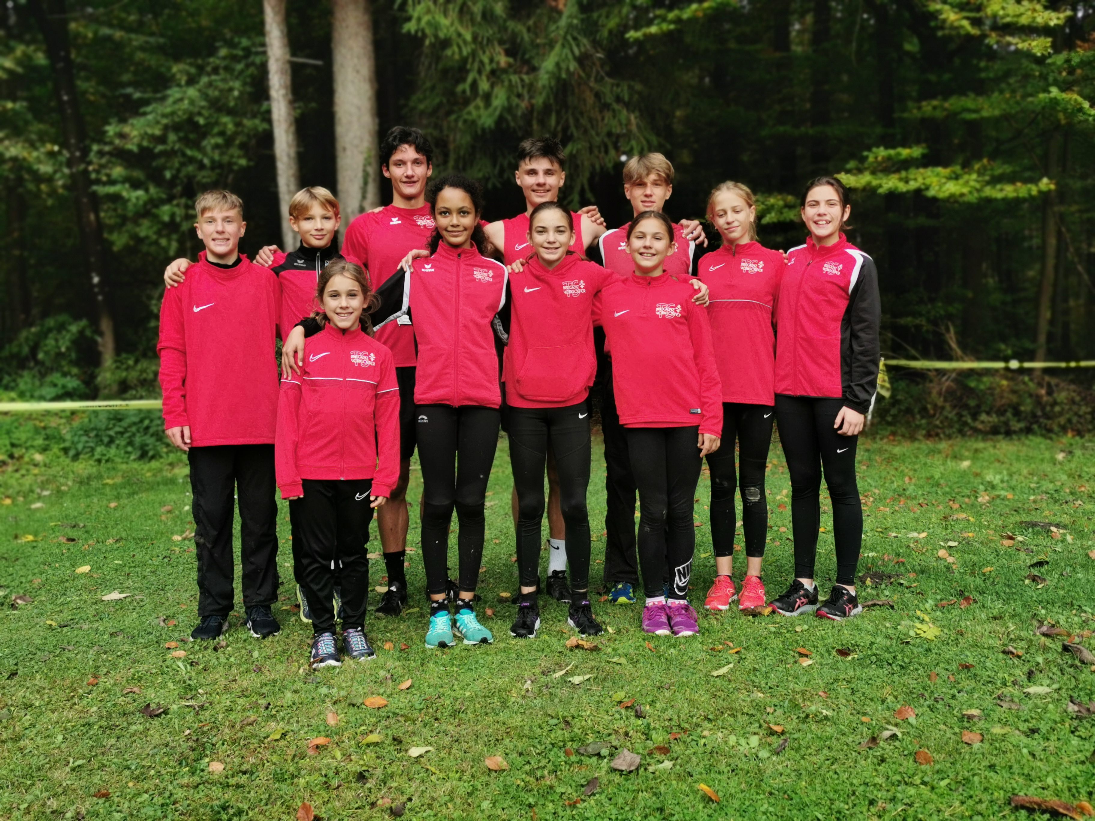 Zufrieden mit den Leistungen bei den Crosslaufmeisterschaften! Zufrieden mit den Leistungen bei den Crosslaufmeisterschaften!