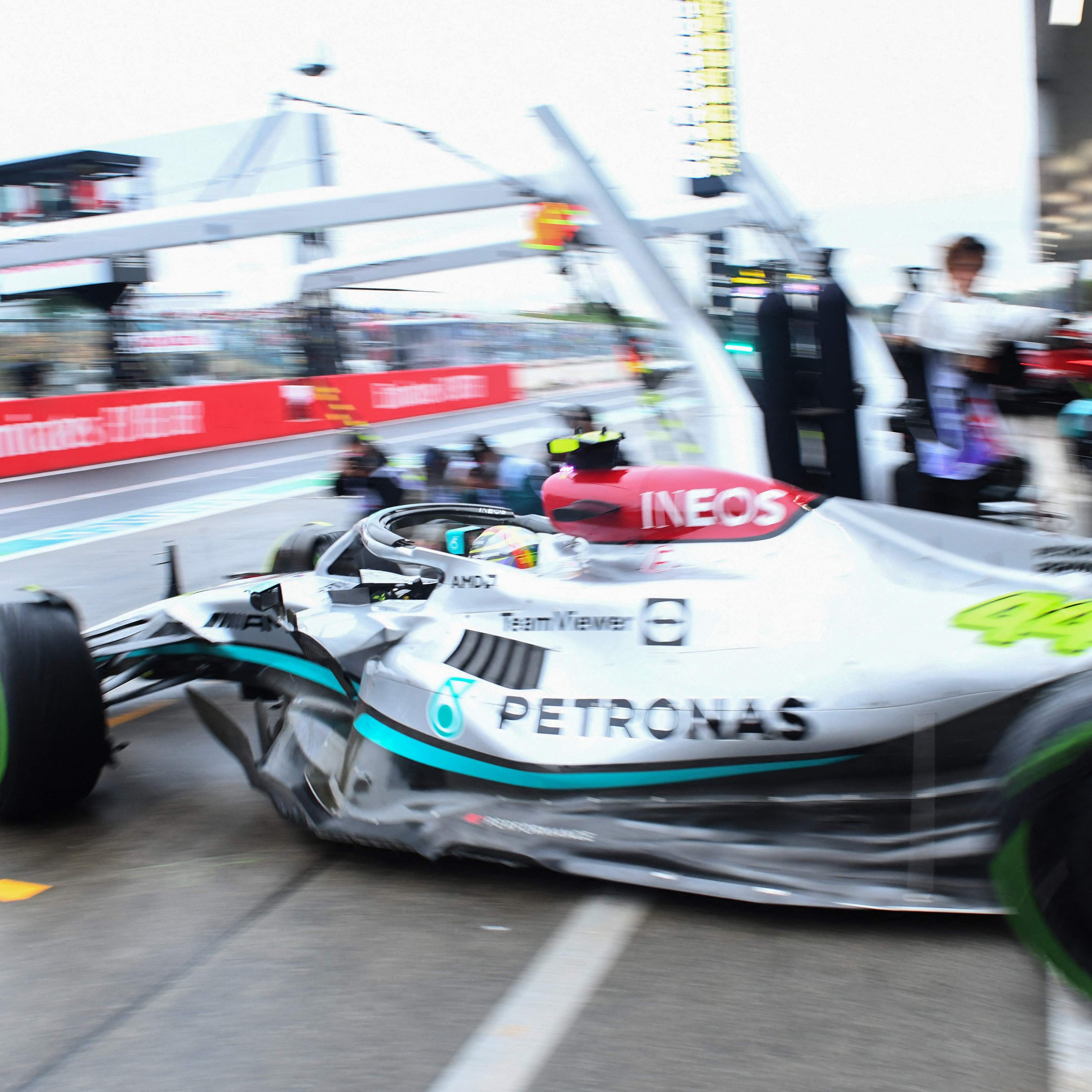 Beide MErcedes waren am Freitag in Suzuka schneller als die Konkurrenz.