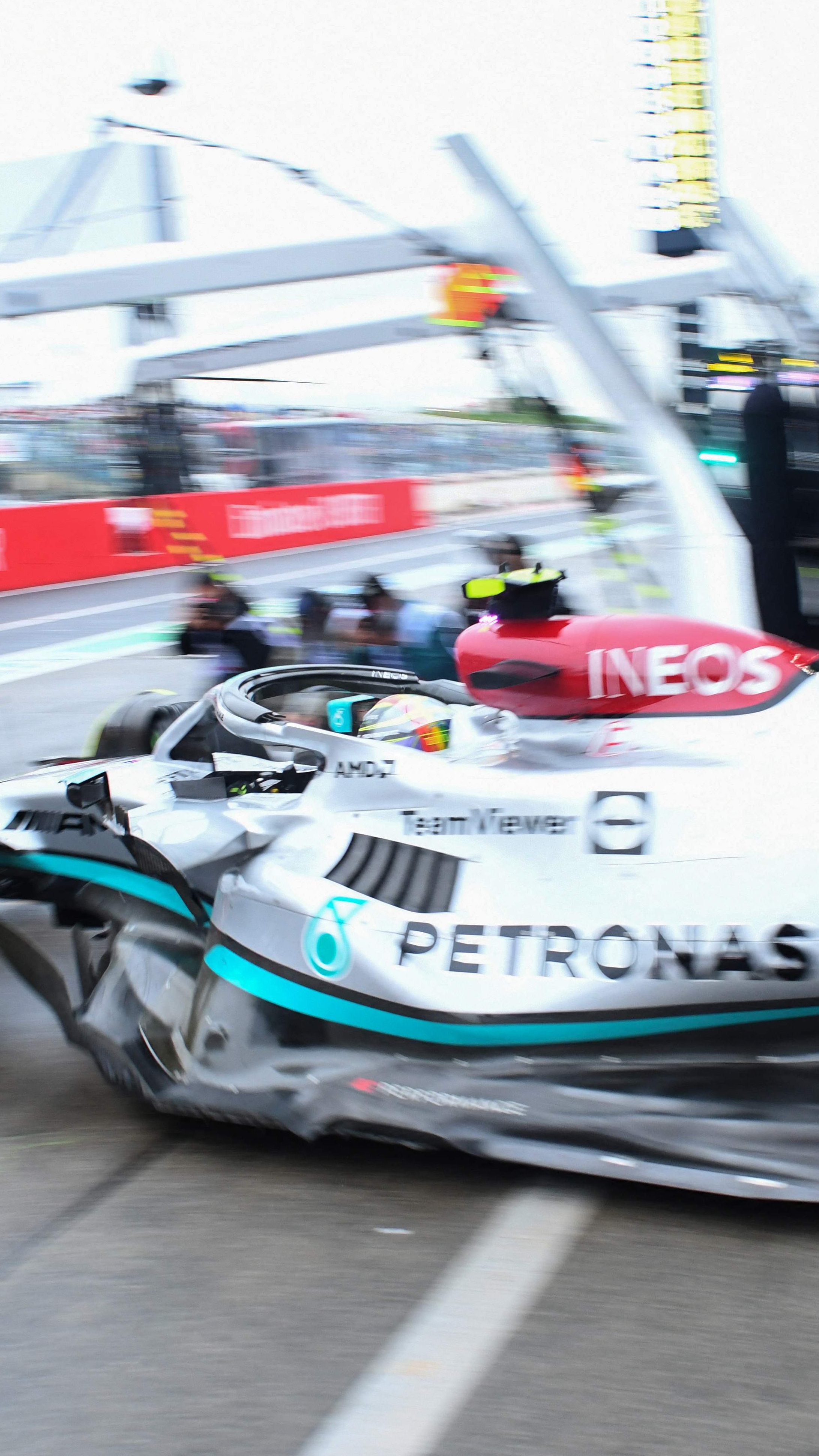 Beide MErcedes waren am Freitag in Suzuka schneller als die Konkurrenz.