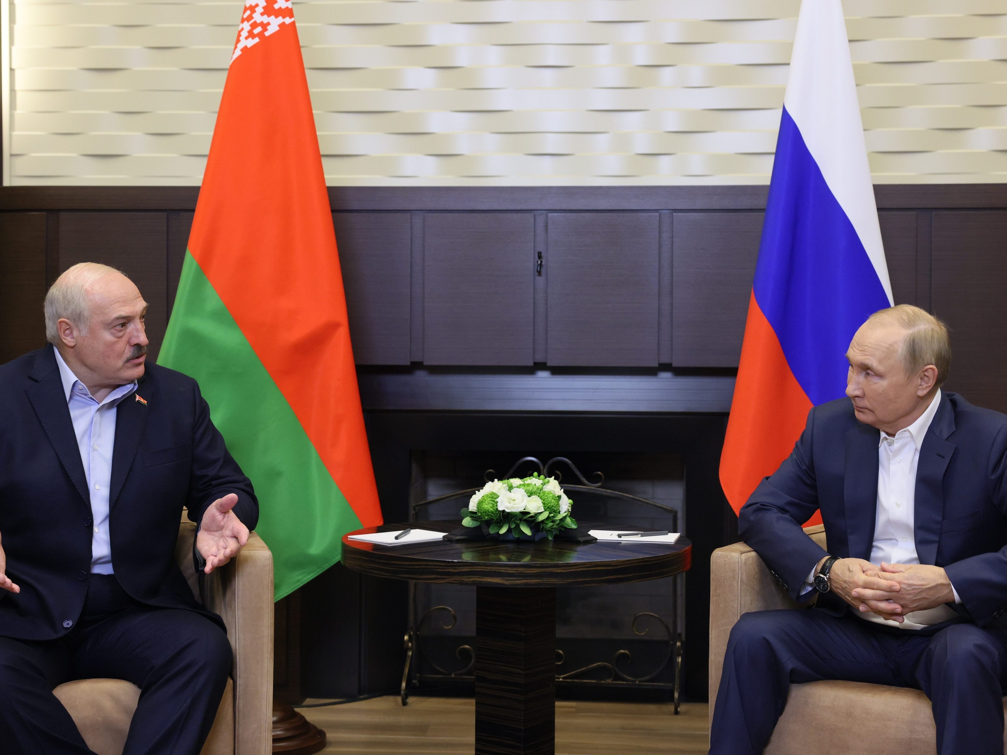Das mit Putins Russland verbündete Belarus ruft einen "Antiterror-Einsatz" aus. Das mit Putins Russland verbündete Belarus ruft einen "Antiterror-Einsatz" aus.