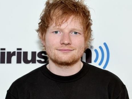 Ed Sheeran (31) ist eigentlich für seine Stimme und seine erfolgreichen Songs bekannt, jetzt überrascht er aber mit einer besonderen Geschenkidee.