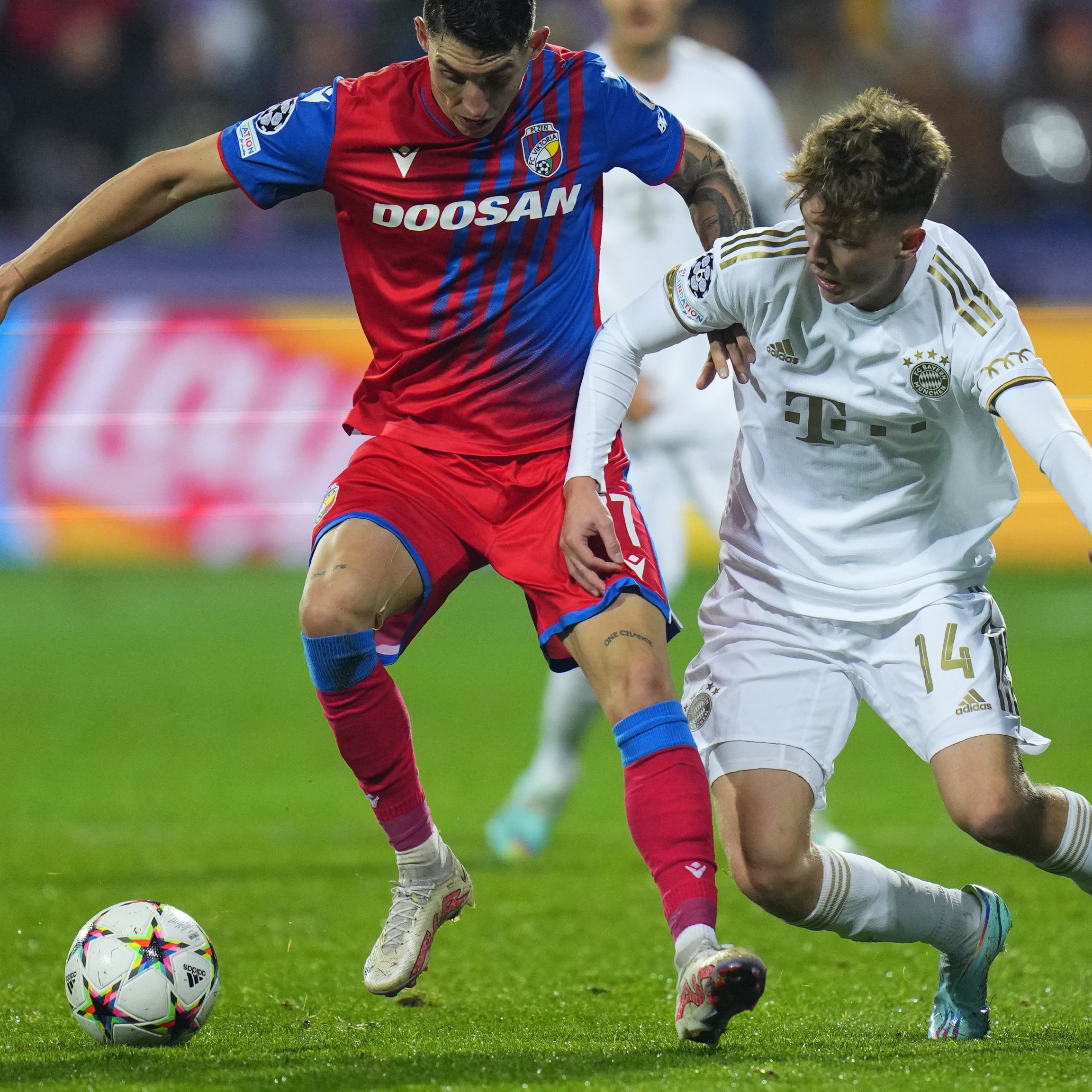 Der junge Bayern-Spieler ist Deutsch-Österreicher.