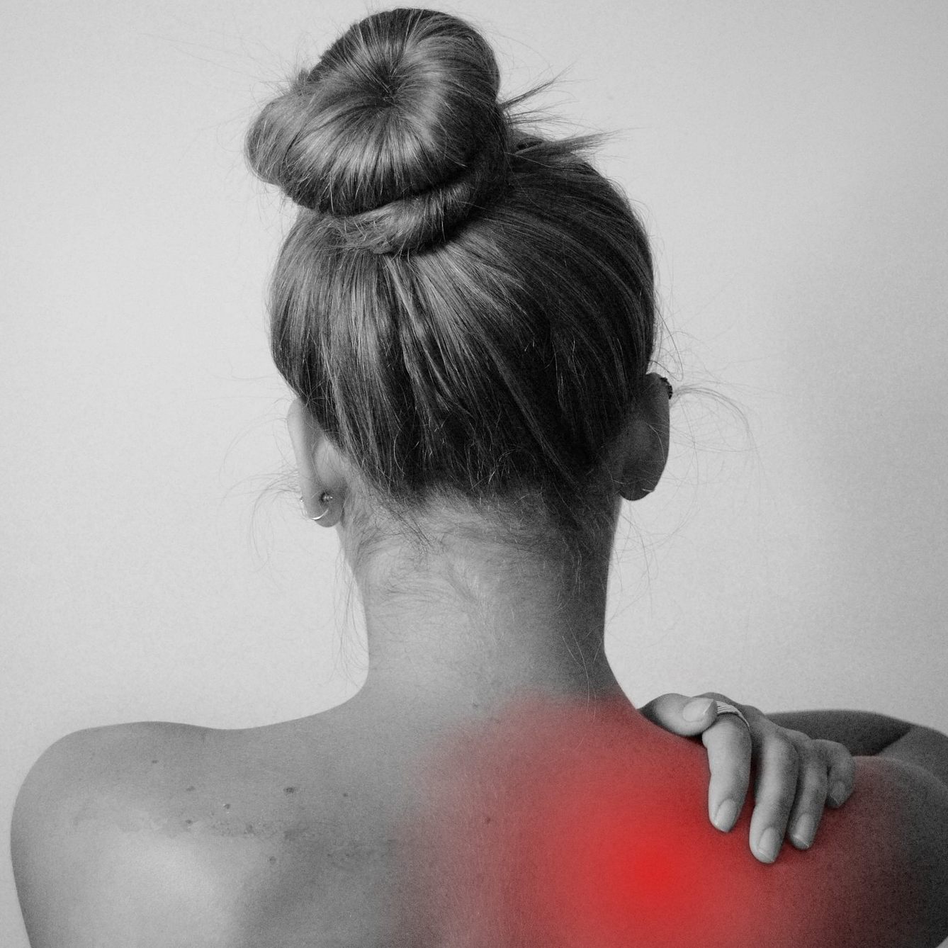 Wann Wärme und wann Kälte bei Rückenschmerzen helfen.