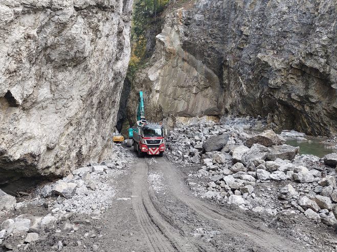 Die Wanderung durch die Rappenlochschlucht ist derzeit nur am Wochenende möglich. Die Wanderung durch die Rappenlochschlucht ist derzeit nur am Wochenende möglich.