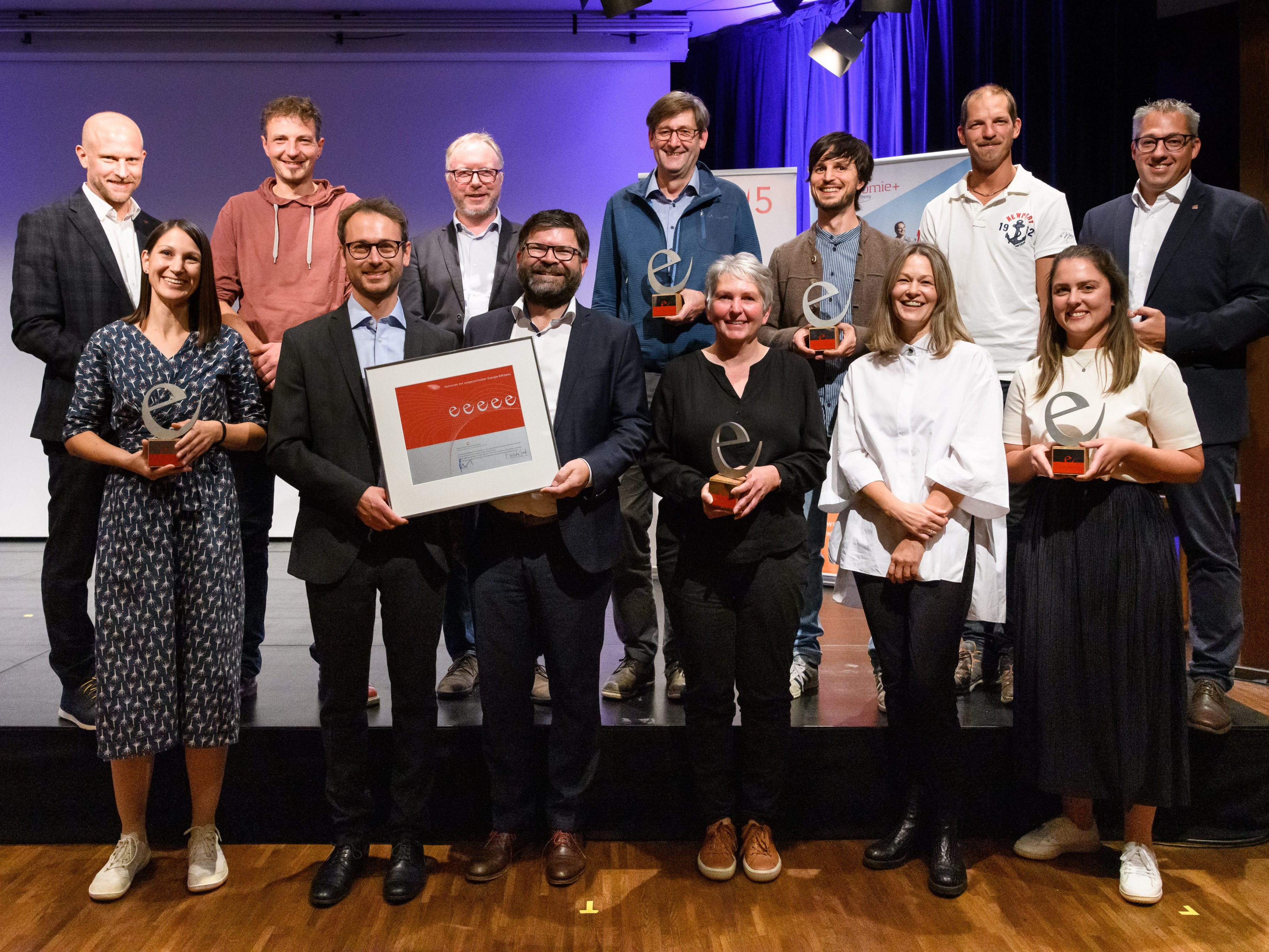 Das e5-Team der Gemeinde Hittisau erreicht erneut die Bestnote 5 "e" beim Landesprogramm für energieeffiziente Gemeinden Das e5-Team der Gemeinde Hittisau erreicht erneut die Bestnote 5 "e" beim Landesprogramm für energieeffiziente Gemeinden