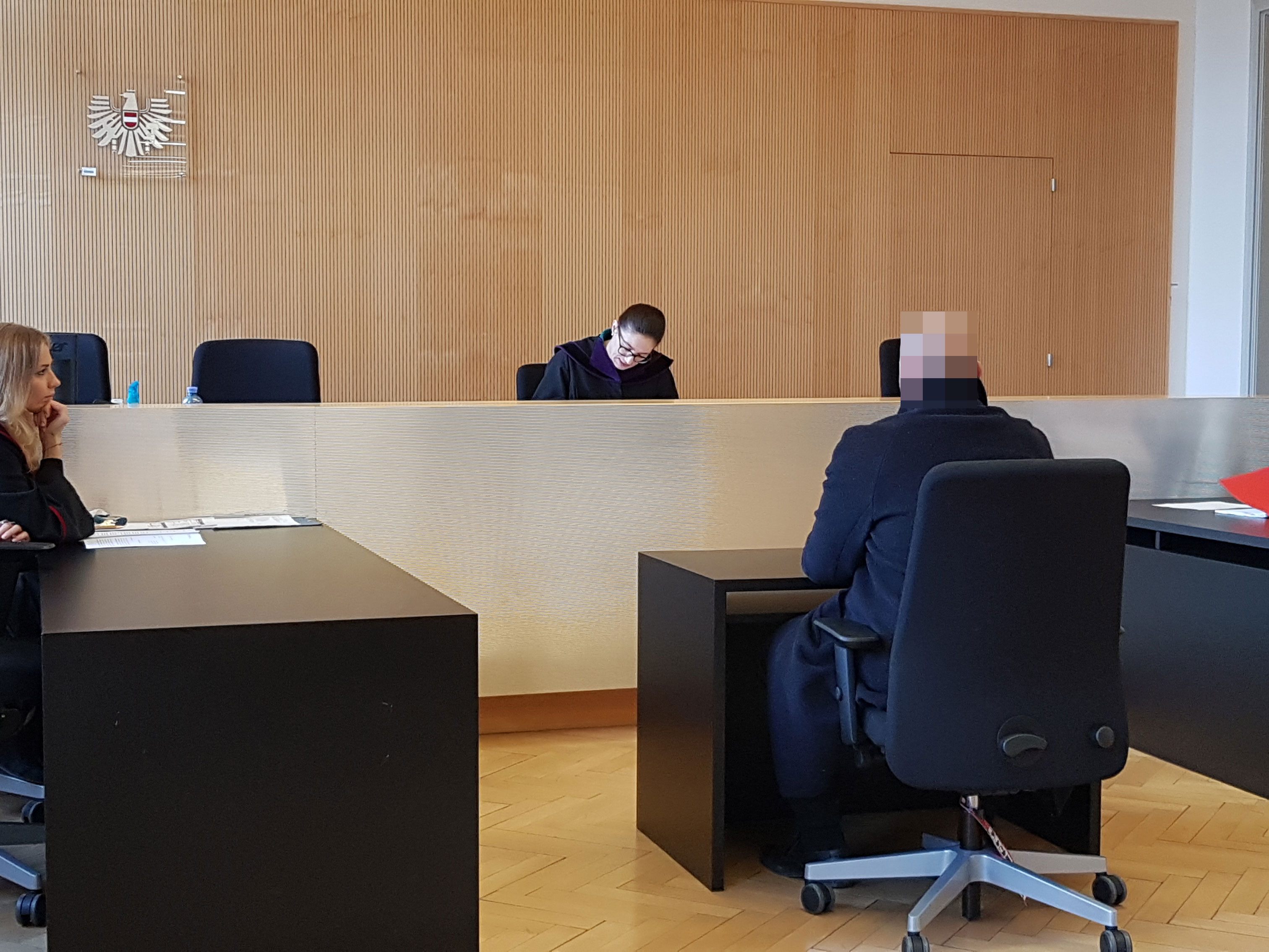 Der Beschuldigte wurde erneut zu einer Haftstrafe verurteilt.