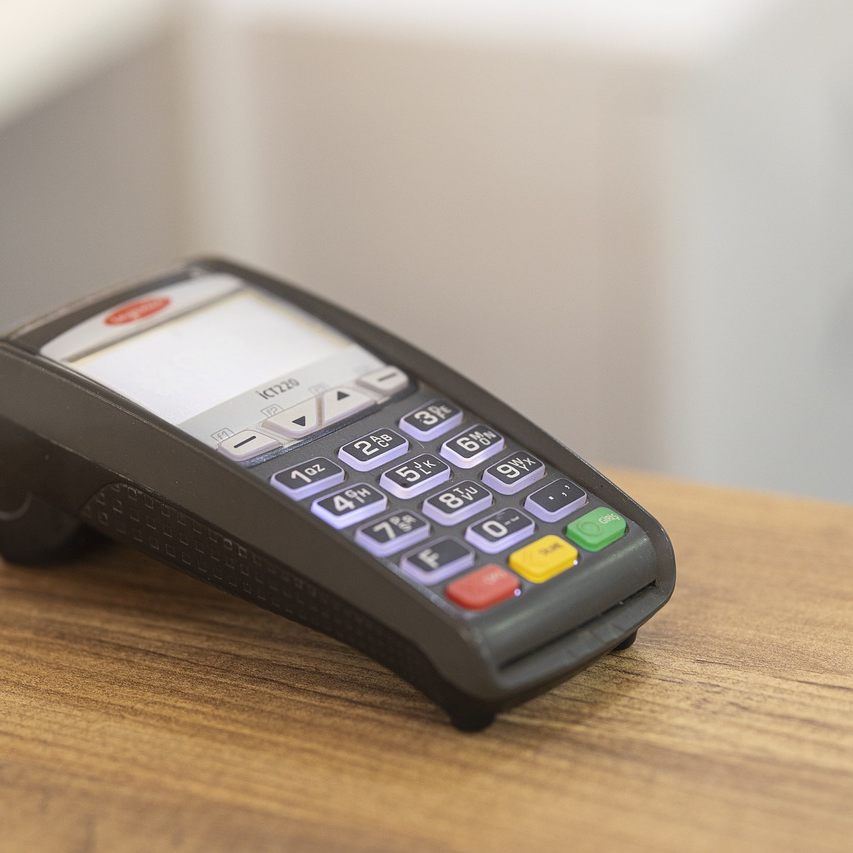 Österreicher zahlen wieder häufiger digital.