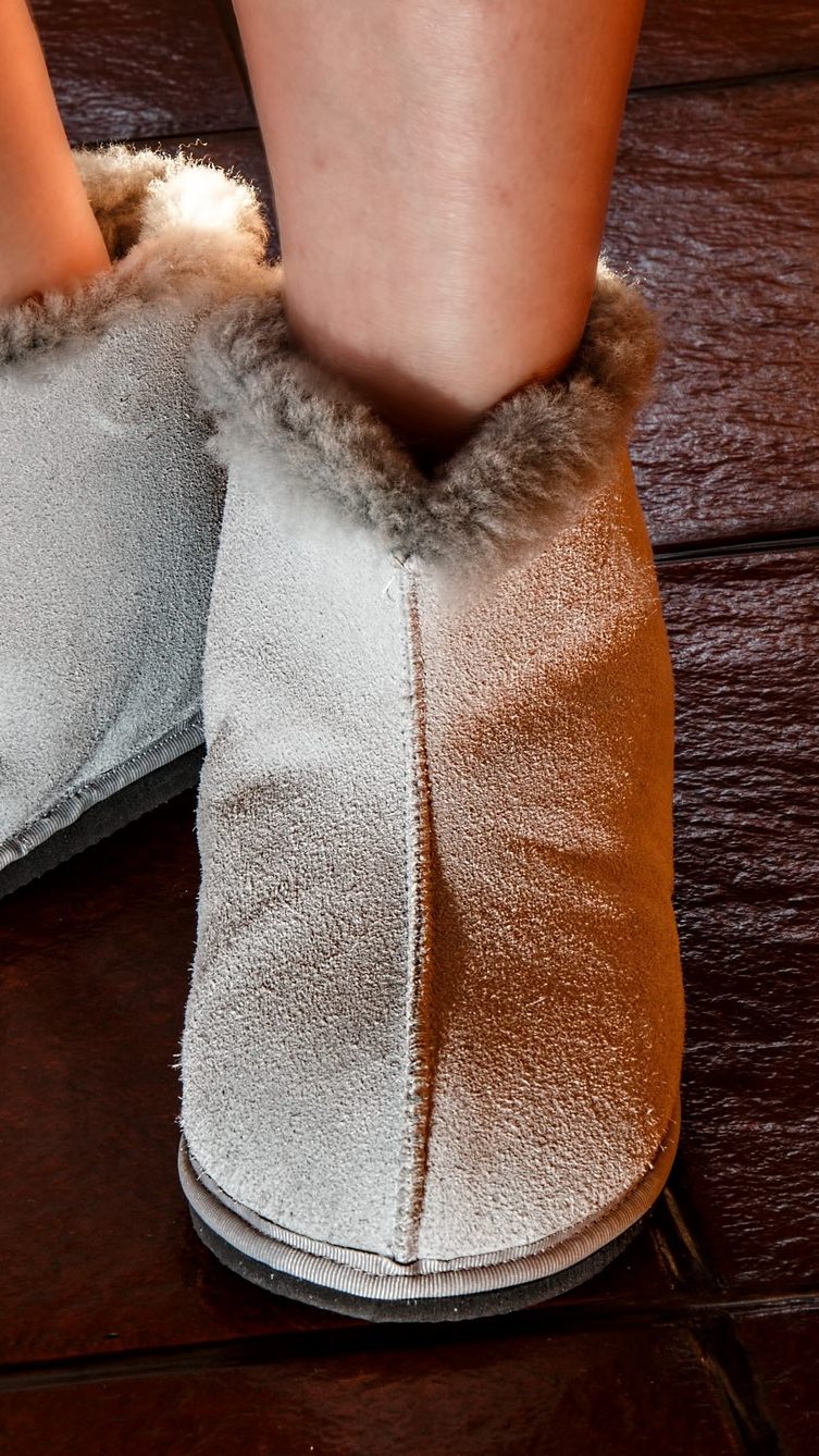 Diese sechs Tipps helfen gegen kalte Füße.