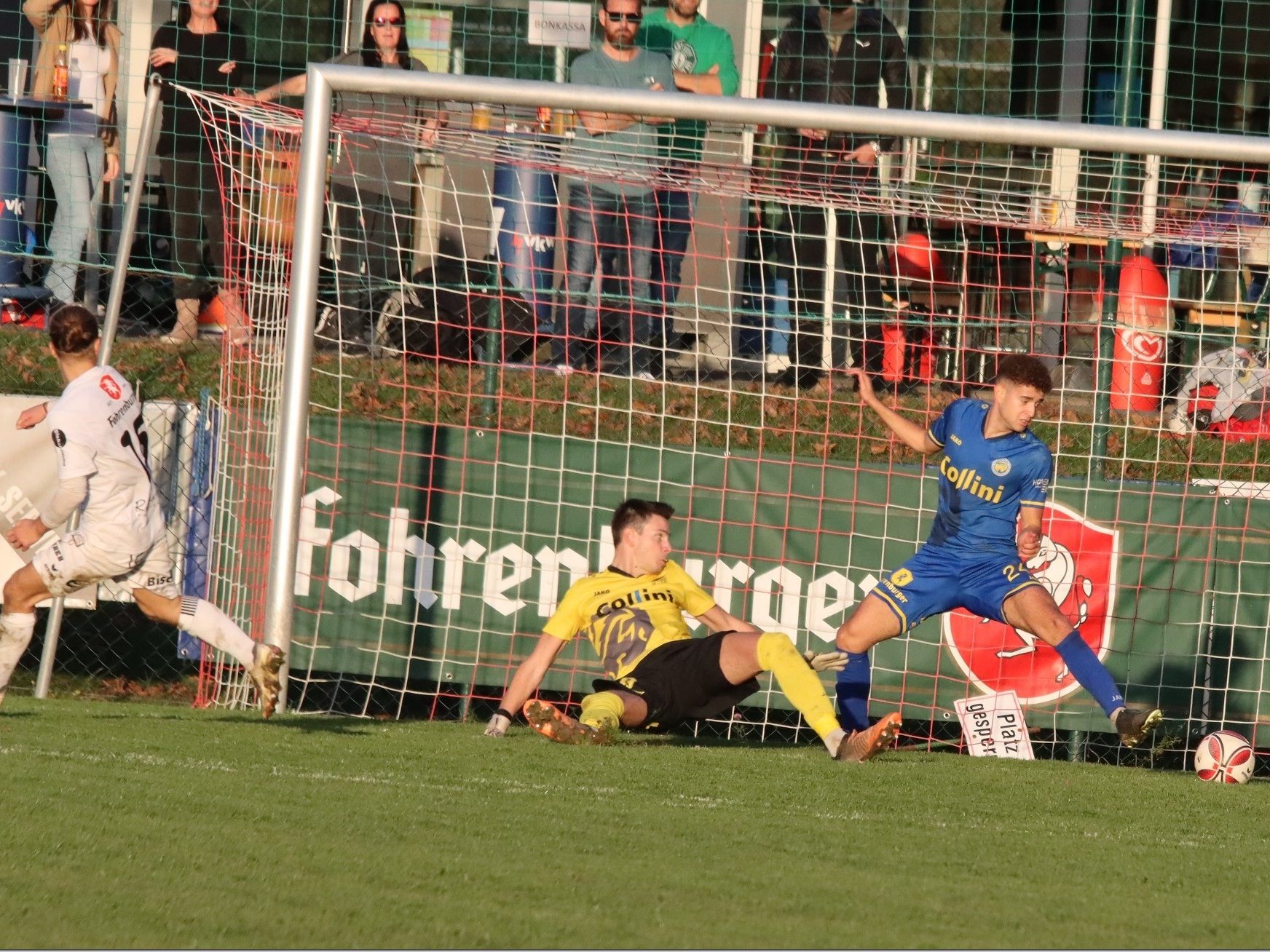 Mathias Bechter traf hier zum 2:1 für Rot-Weiß. Mathias Bechter traf hier zum 2:1 für Rot-Weiß.