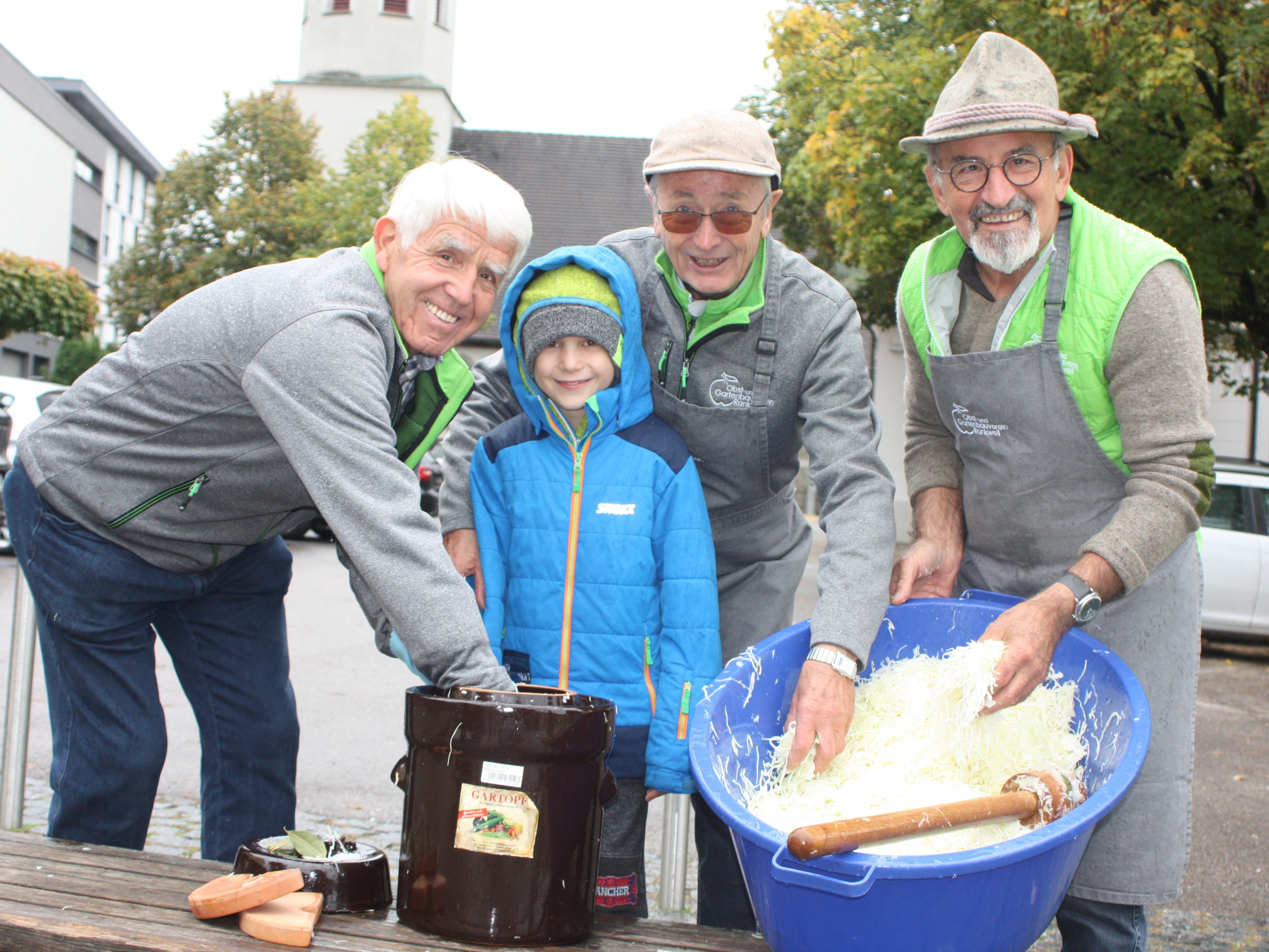 Rudi Waibel, Karlheinz Fritsche Raphael und Josef Beiser sind Krauthobel Profis.