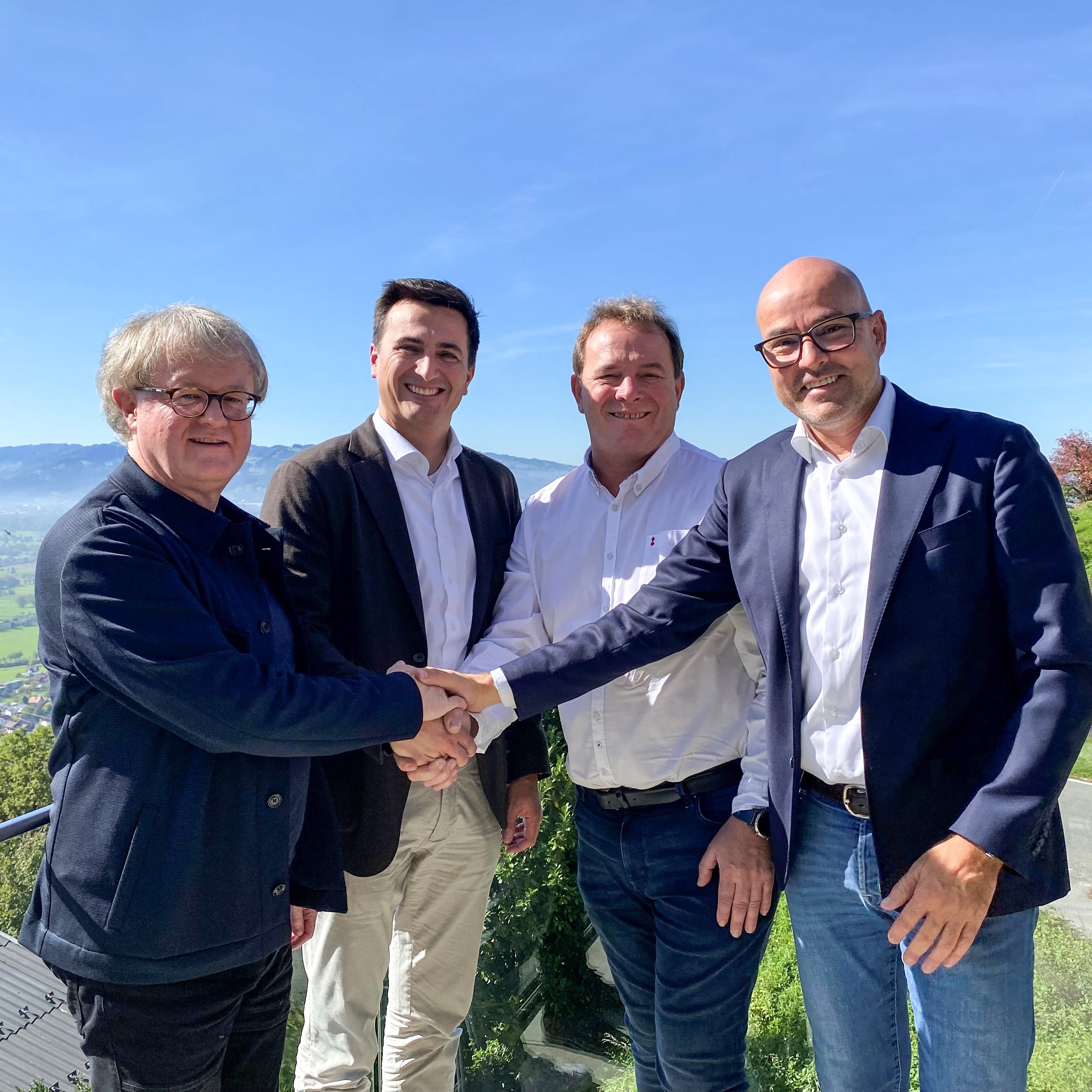 v.l.: Robert Vockenhuber (Geschäftsführender Gesellschafter Carvatech), Michael Köb (Leiter Finanzen und Recht Doppelmayr Seilbahnen GmbH), Reinhard Aschauer (Geschäftsführender Gesellschafter Carvatech) und Thomas Pichler (Geschäftsführender Direktor Doppelmayr Holding SE).