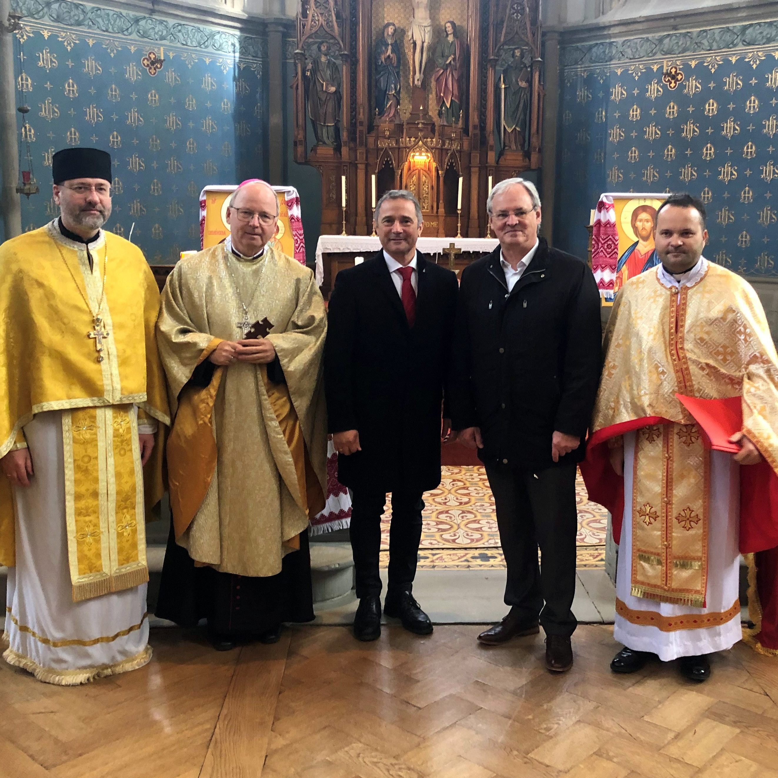 Hauptzelebrant Yuriy Kolasa, Bischof Benno Elbs, Nationalratsabgeordneter Norbert Sieber, Landtagspräsident Harald Sonderegger und Priester Vasyl Demchuk.