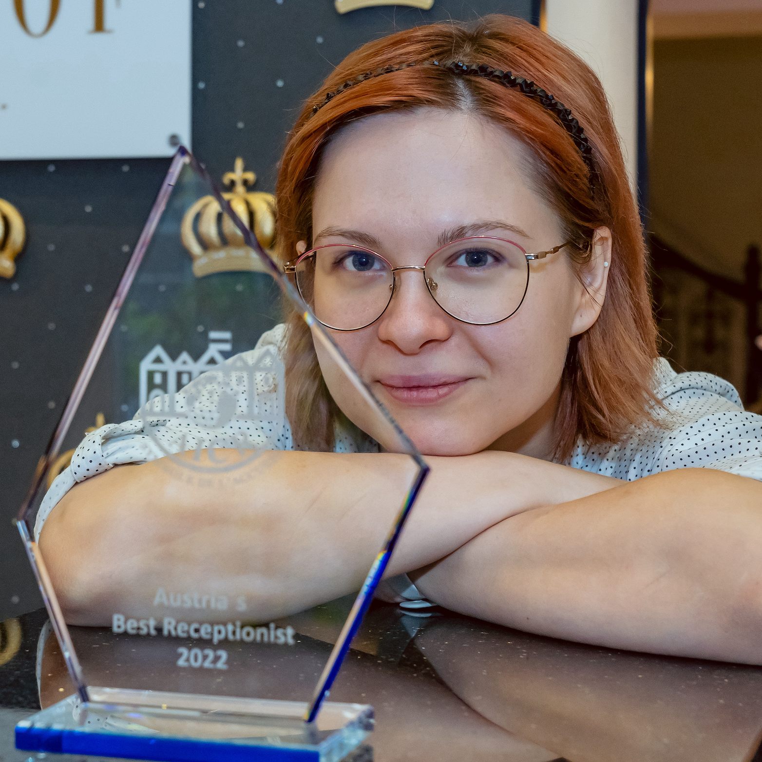 Laura Lukasova vom Wiener Hotel Josefshof wurde zur besten Rezeptionistin Österreichs im Jahr 2022 gekürt.
