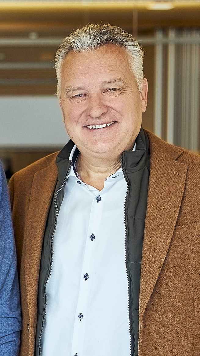 High-Tech-Unternehmen 1zu1 und Eigentümer Prototal streben im kommenden Jahr 10 Prozent Wachstum für Dornbirn an. Der gruppenweite Umsatz soll bis 2025 verdoppelt werden. Im Bild (v. l. n. r.): Hannes Hämmerle (Geschäftsführer 1zu1), Jan Löfving (CEO Prototal) und Wolfgang Humml (Geschäftsführer 1zu1).