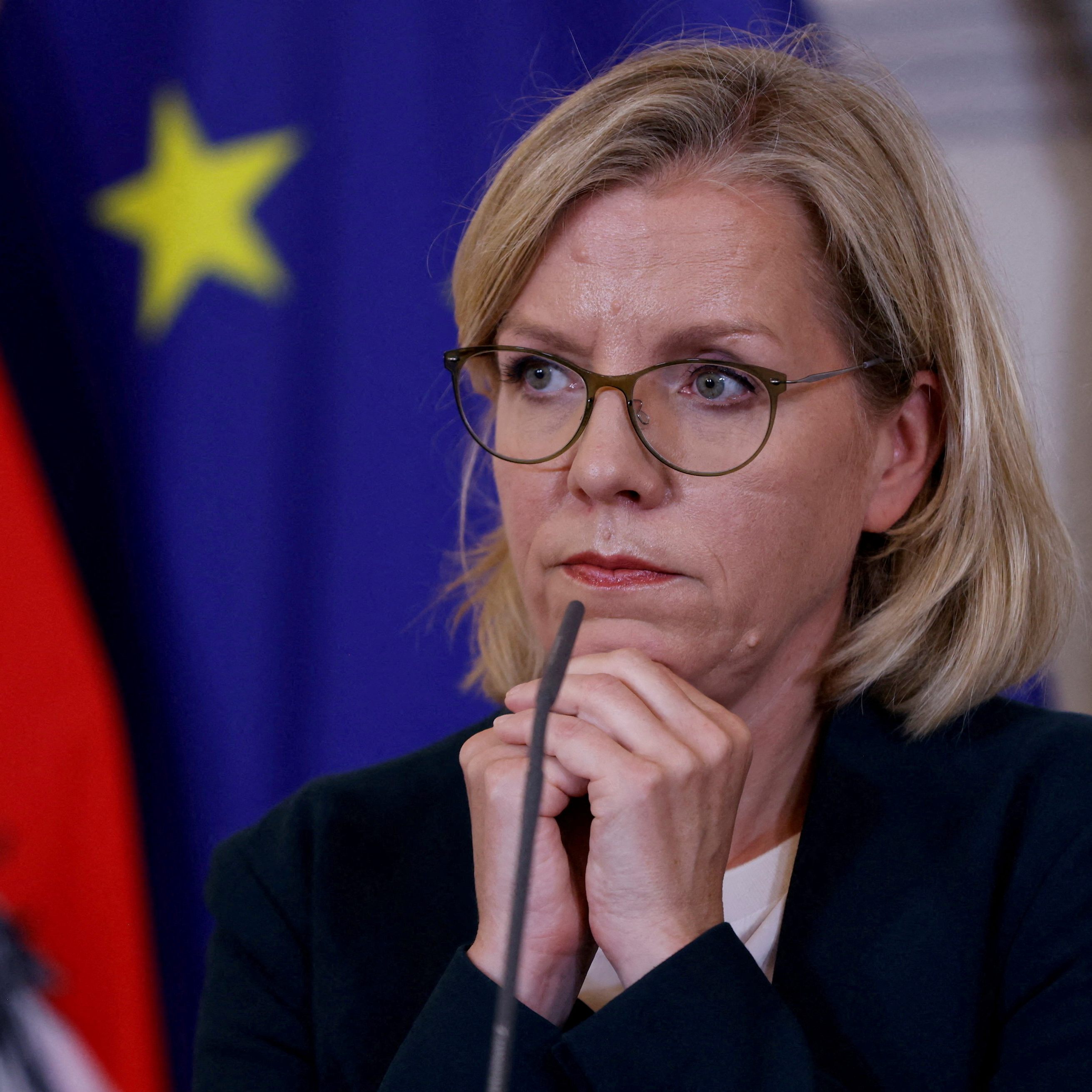 Kritik an unzureichend Anfragebeantwortungen durch Klimaministerin Leonore Gewessler.