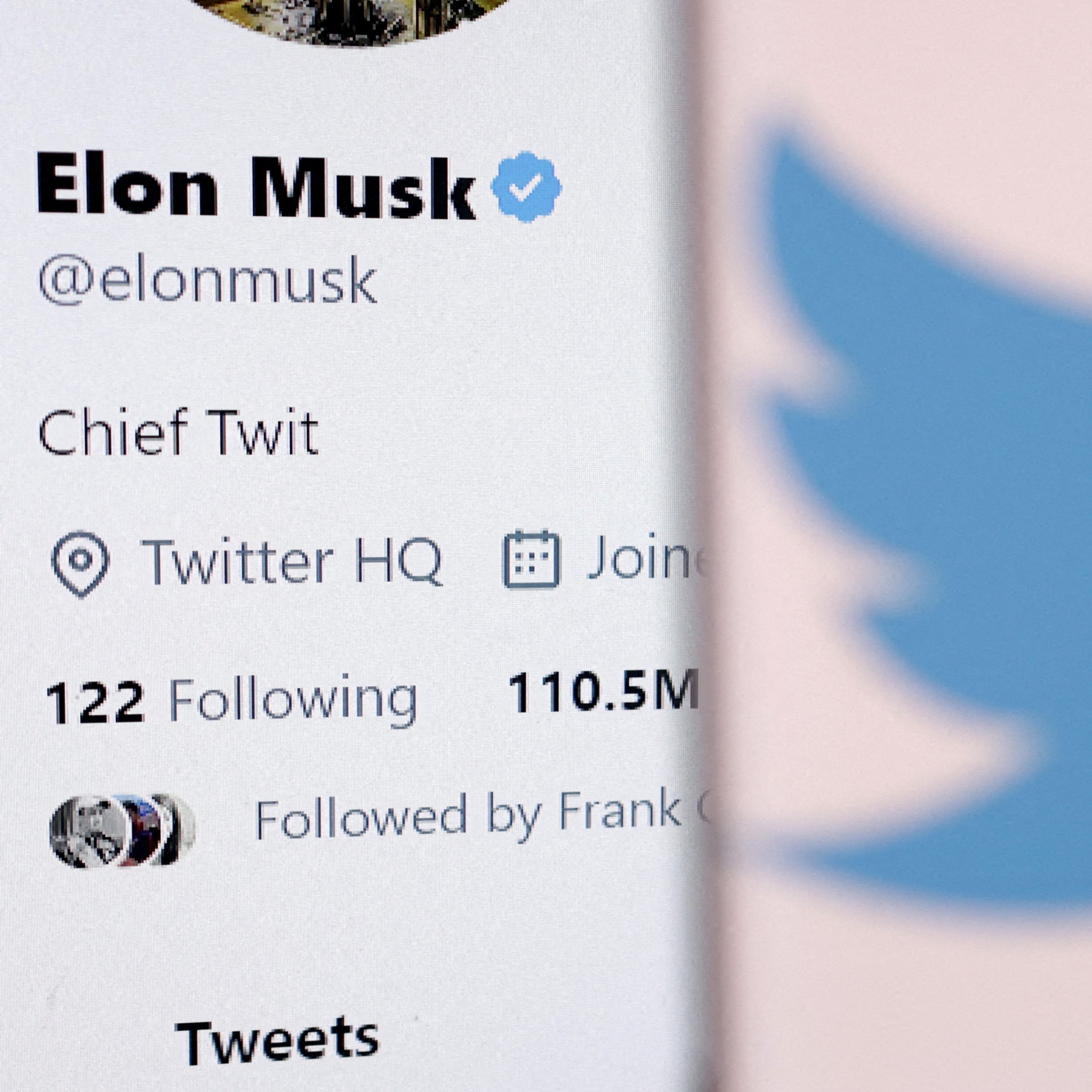 Elon Musk will das Twitter-Häkchen kostenpflichtig machen.