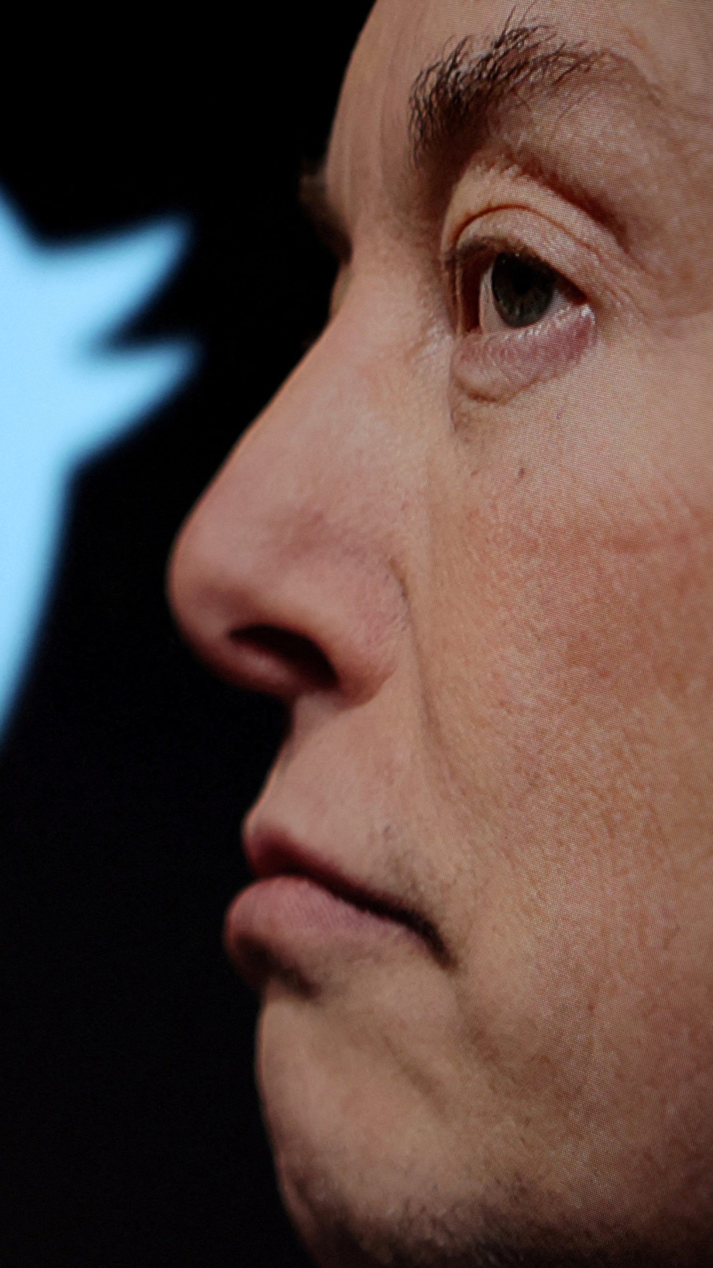 Rund die Hälfte der 7.500 Twitter-Mitarbeiter sollen am Freitag per E-Mail von ihrer Kündigung erfahren.