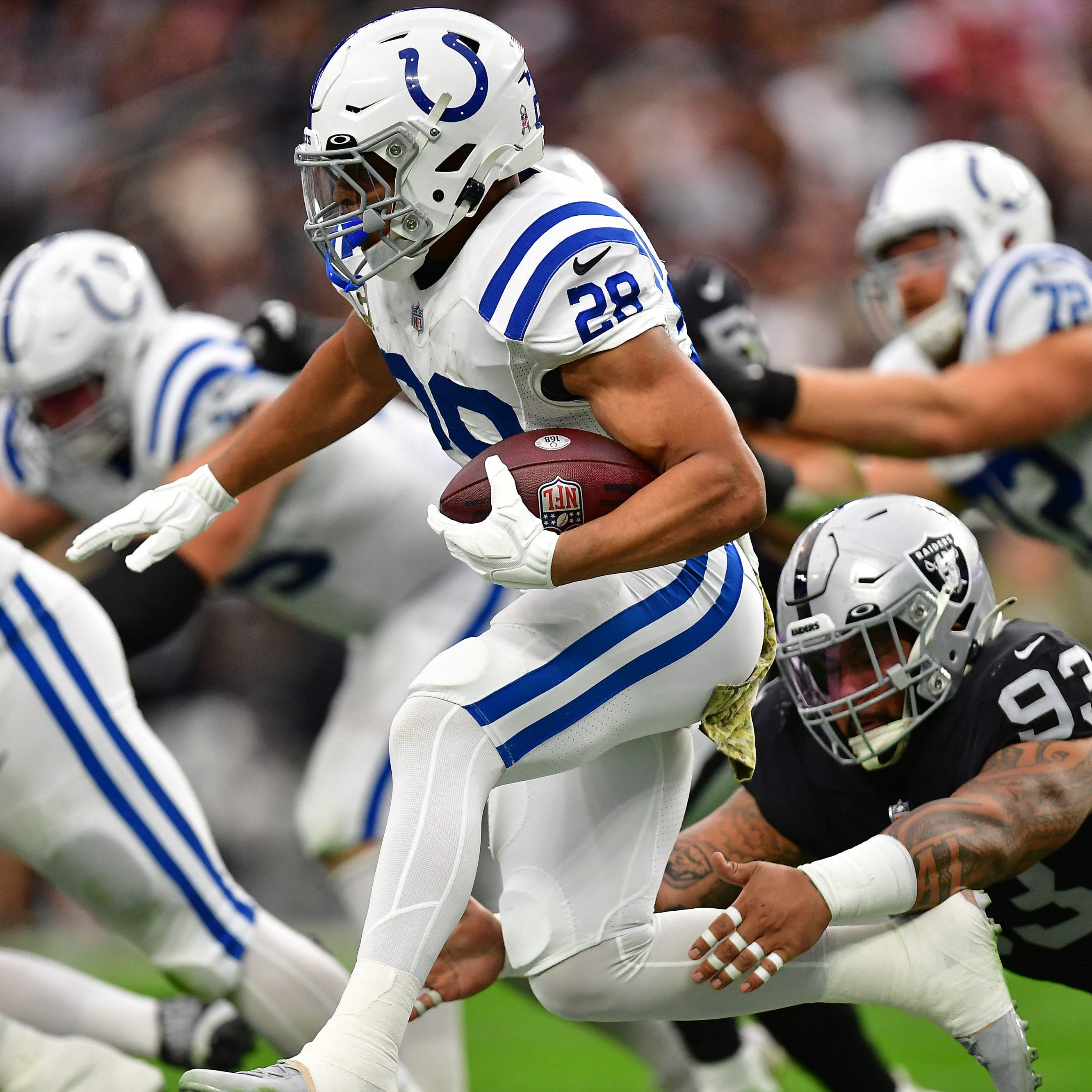 Die Saison der Raiders steht unter keinem guten Stern. Beim Spiel gegen die Colts (Bild) strichen sie ihre siebte Niederlage ein.