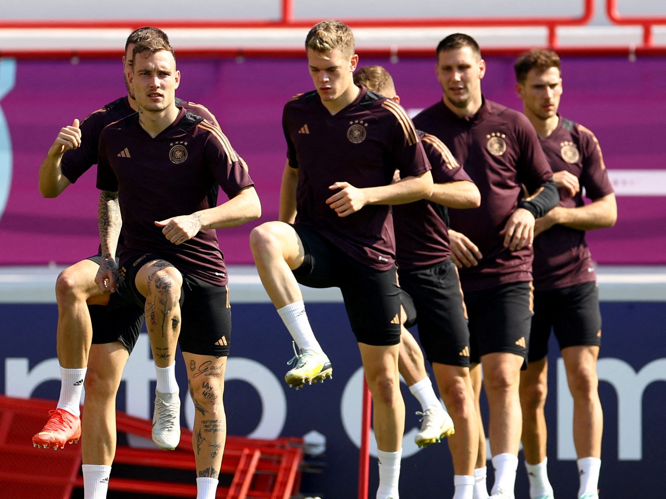 Das DFB-Team startet gegen Japan in die Fußball-WM in Katar. Das DFB-Team startet gegen Japan in die Fußball-WM in Katar.
